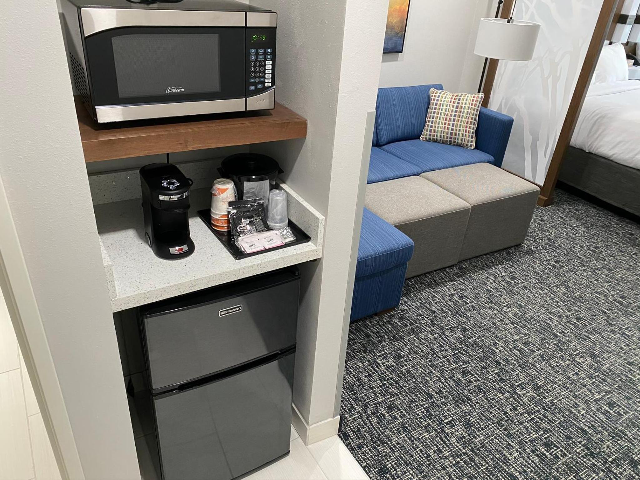 Suite with Two Queen Beds - Accessible/Non-Smoking - Photo 4