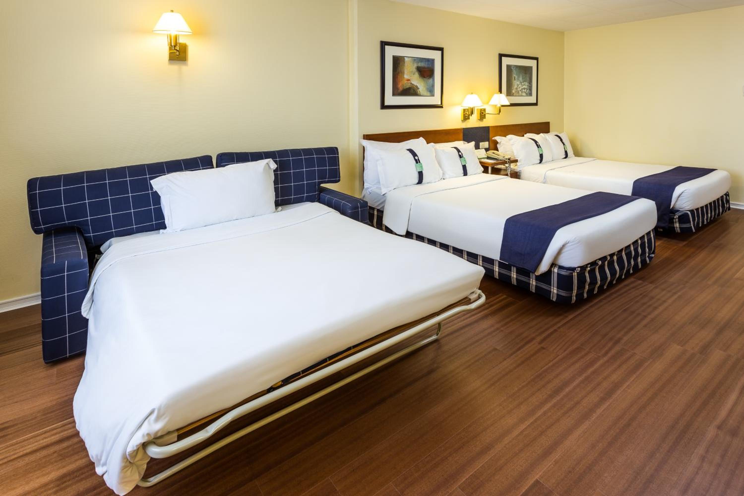 Standard Twin Room - Photo 2