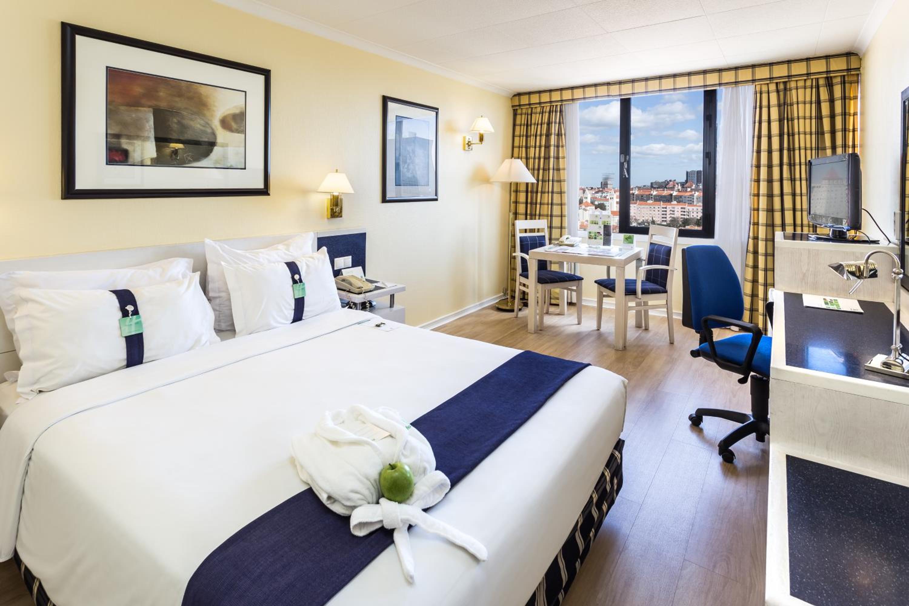 Standard Double Room - Photo 12