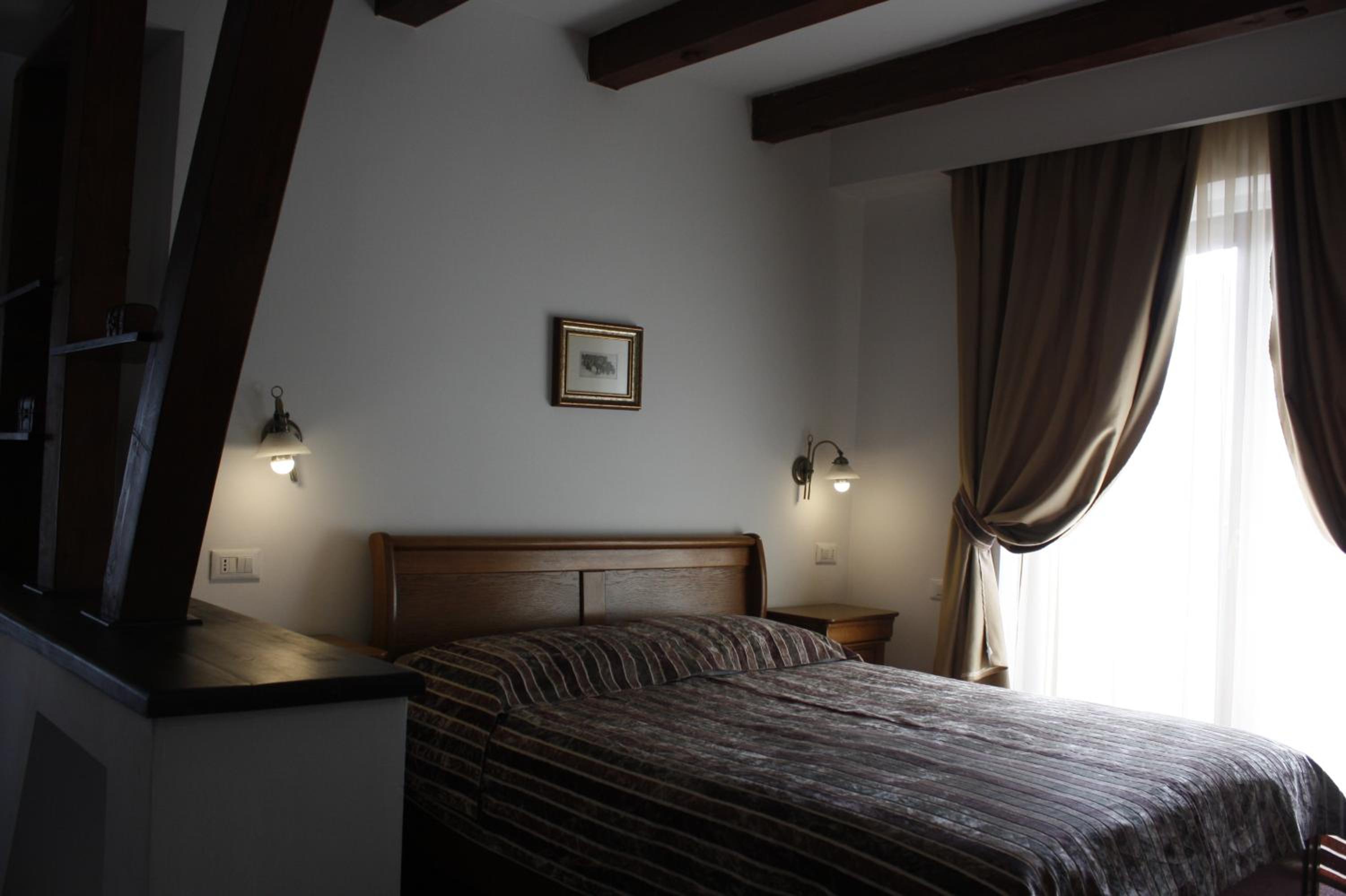 Studio Apartment - Photo 4