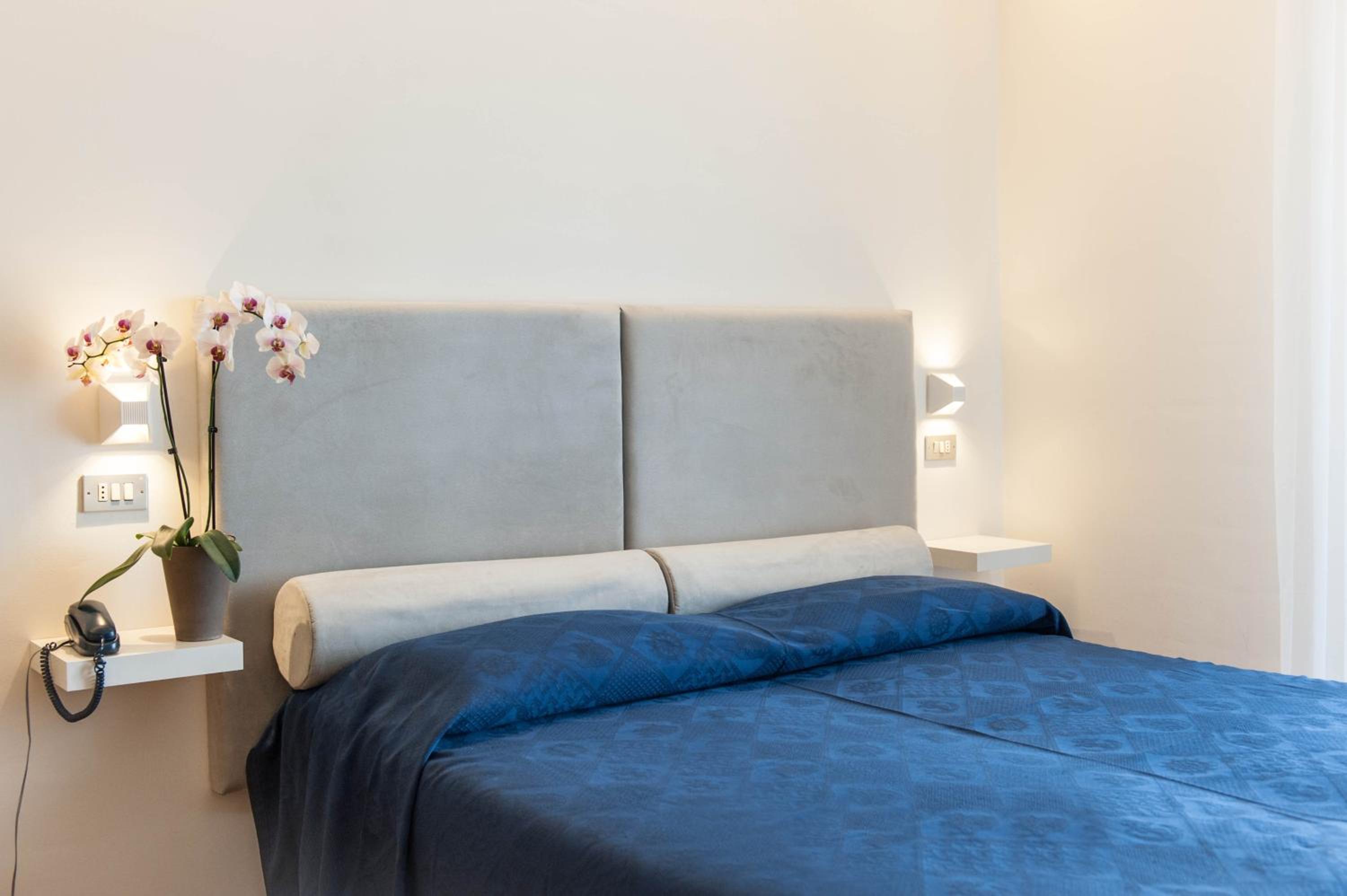Double Room with Partial Sea View - Photo 19