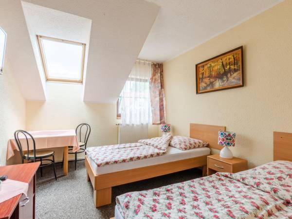 Double Room with Private Bathroom photo 3