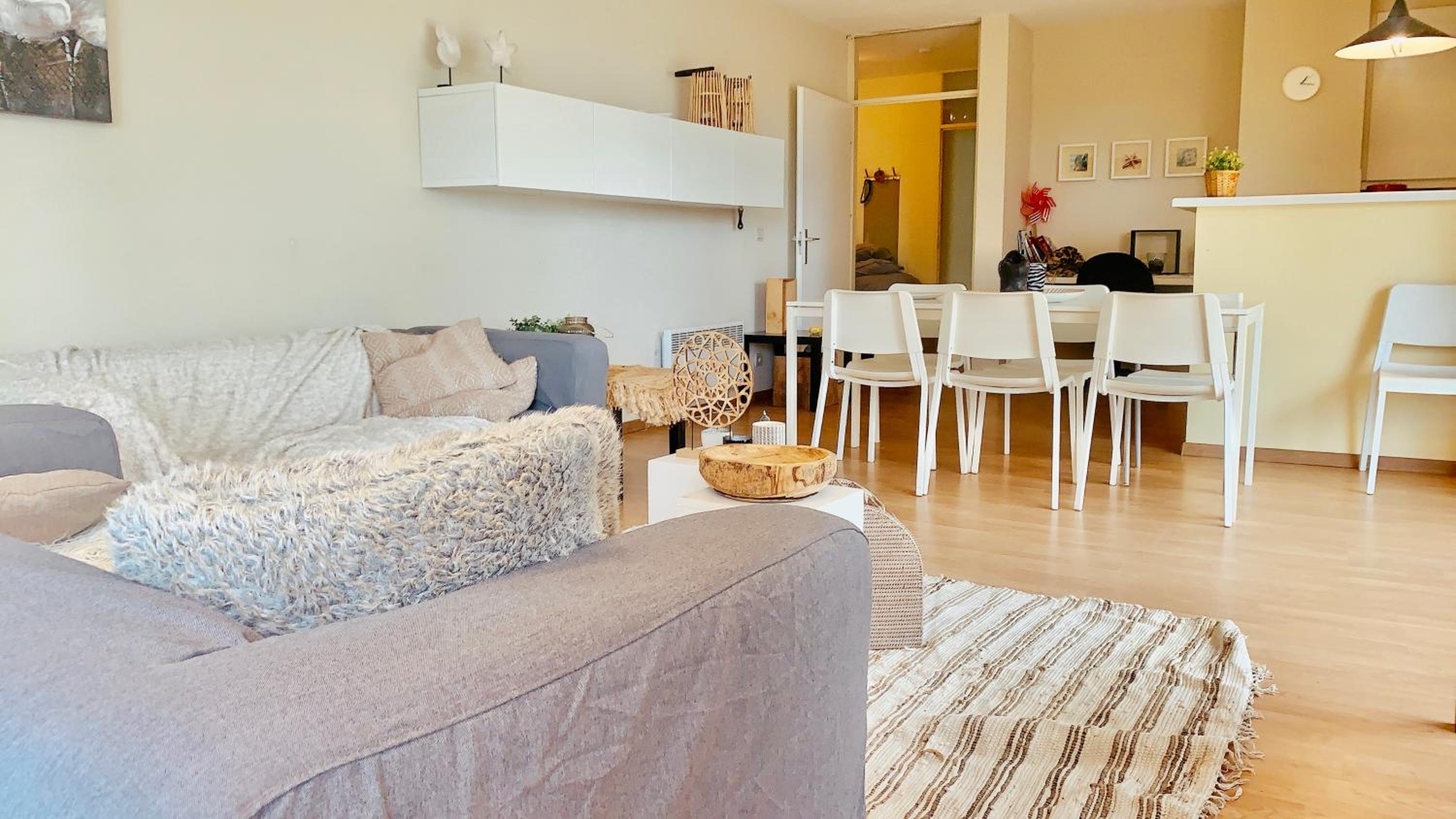 Two-Bedroom Apartment - Photo 2