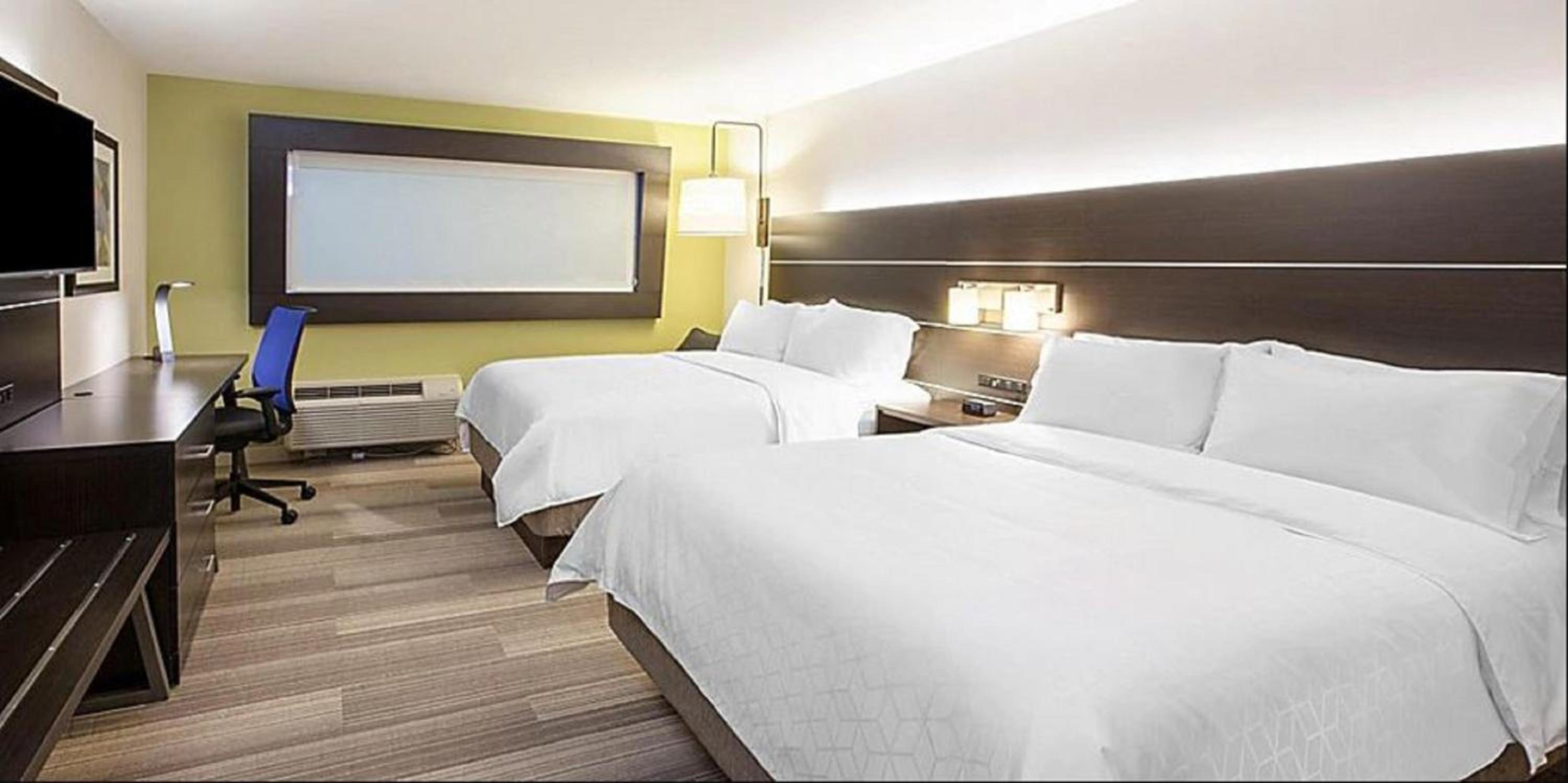 Standard Room with Two Queen Beds - Photo 1