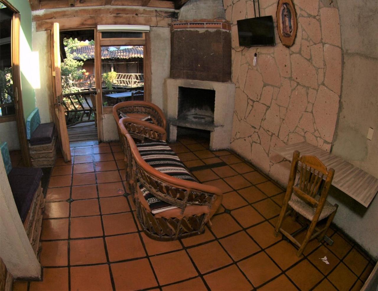 Family Room with Garden View - Photo 6