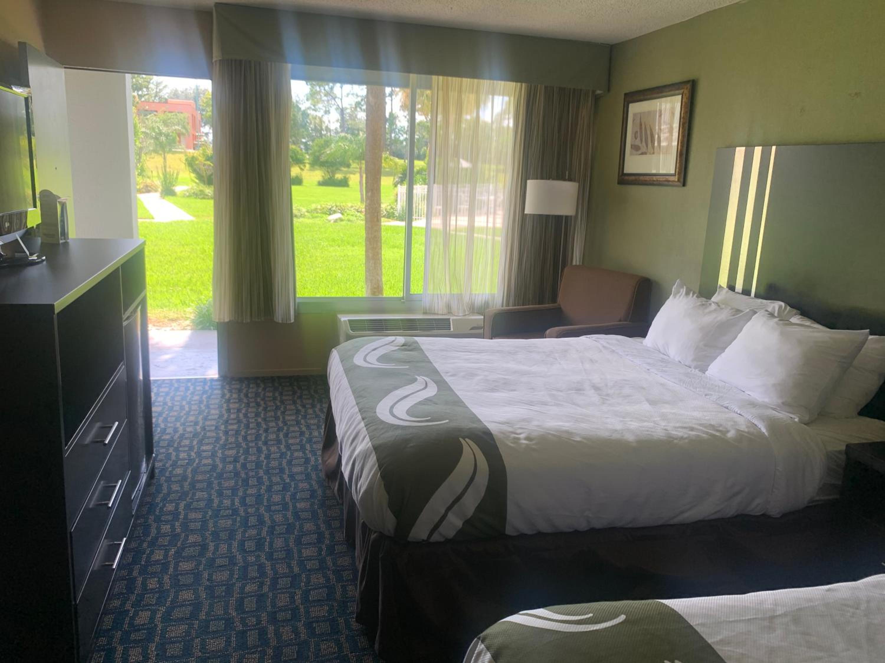 Double Room with Two Double Beds - Non-Smoking - Photo 8