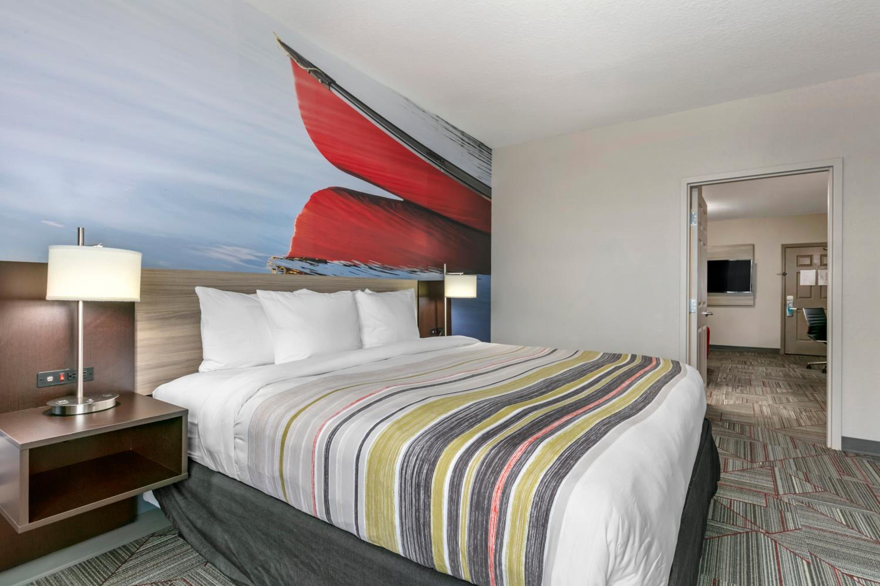 King Suite - Accessible/Non-Smoking - Photo 1