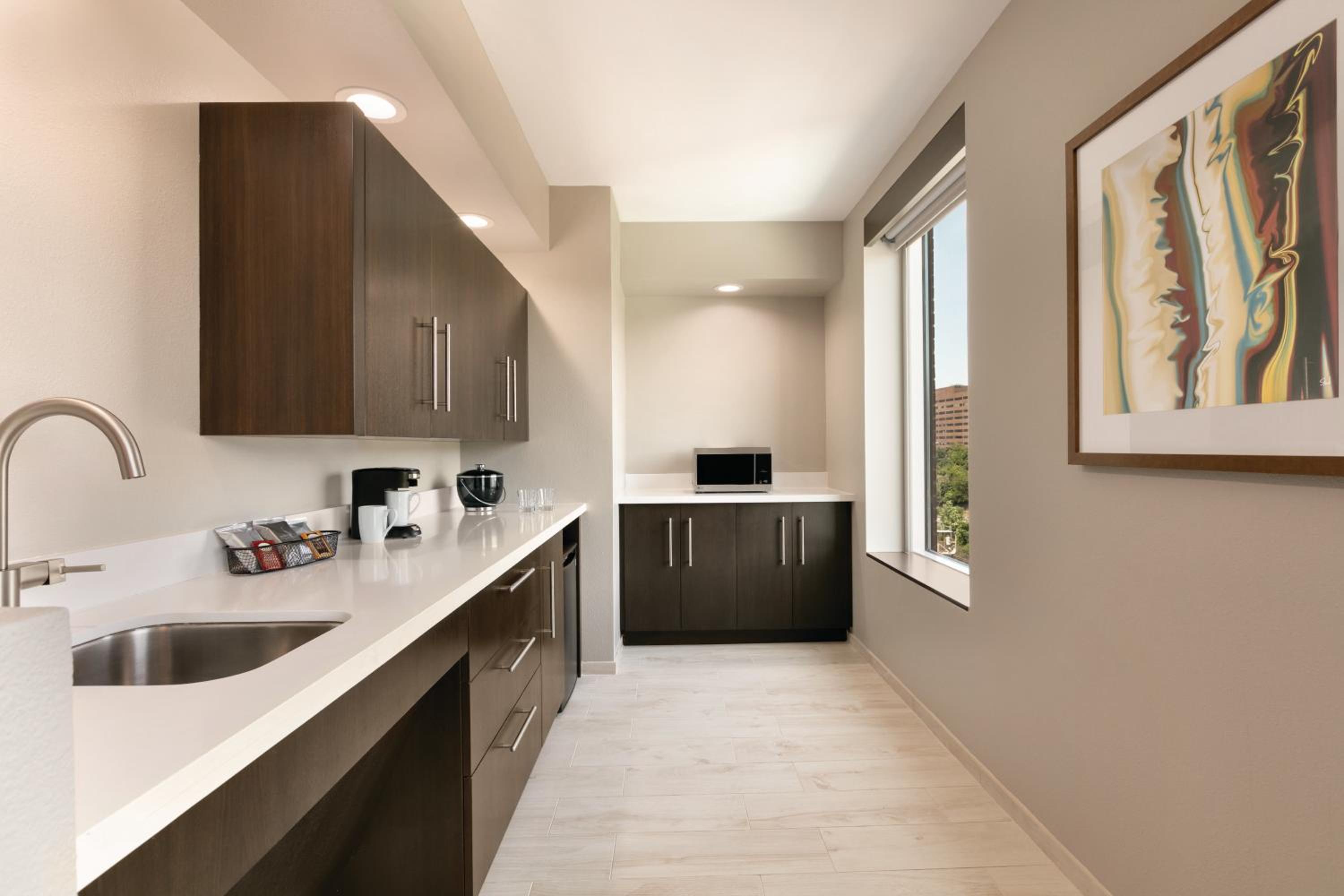 King Suite with Sofa Bed and Roll-In Shower - Disability Access - Photo 2