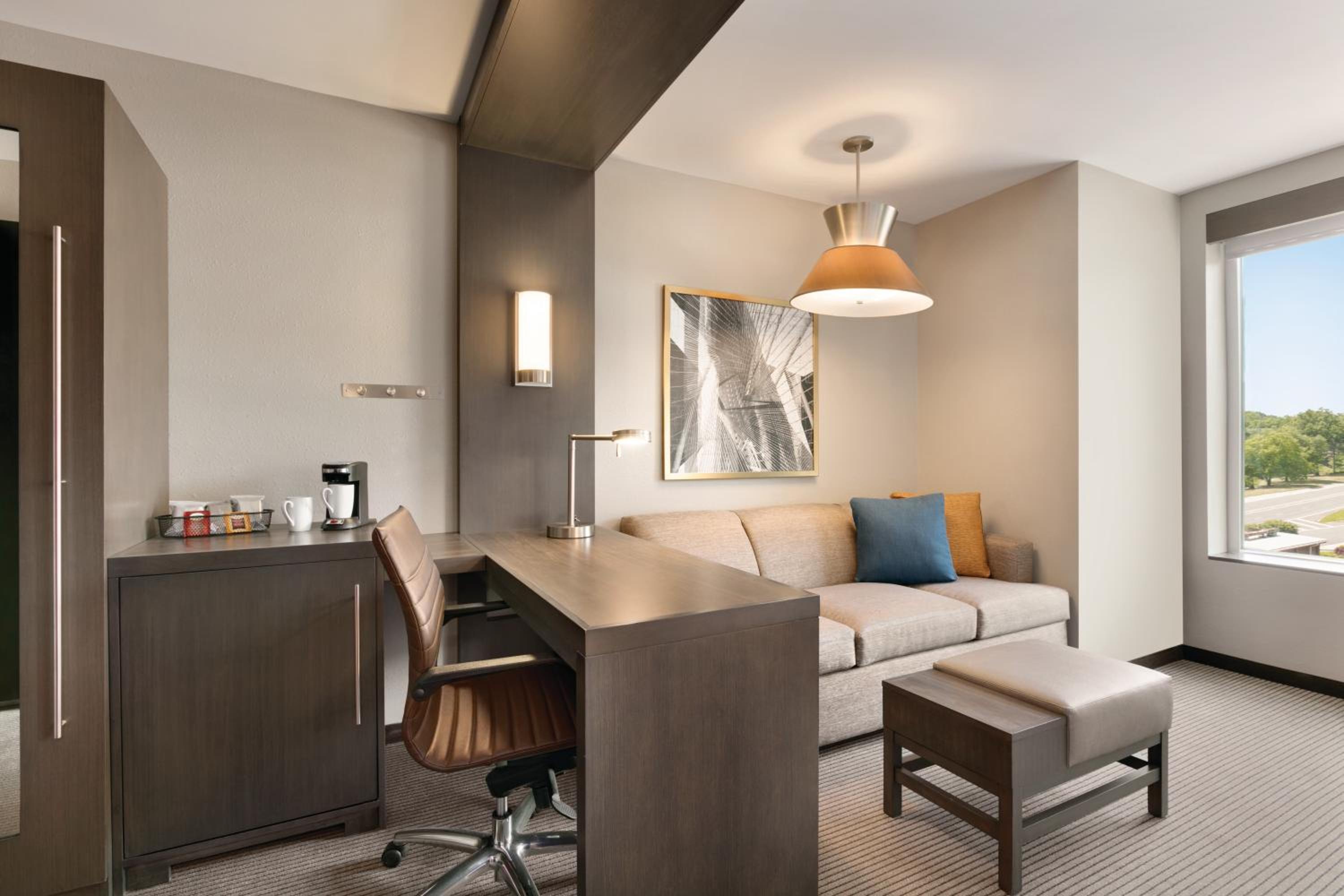 One-Bedroom King Suite with Sofa Bed - Photo 4