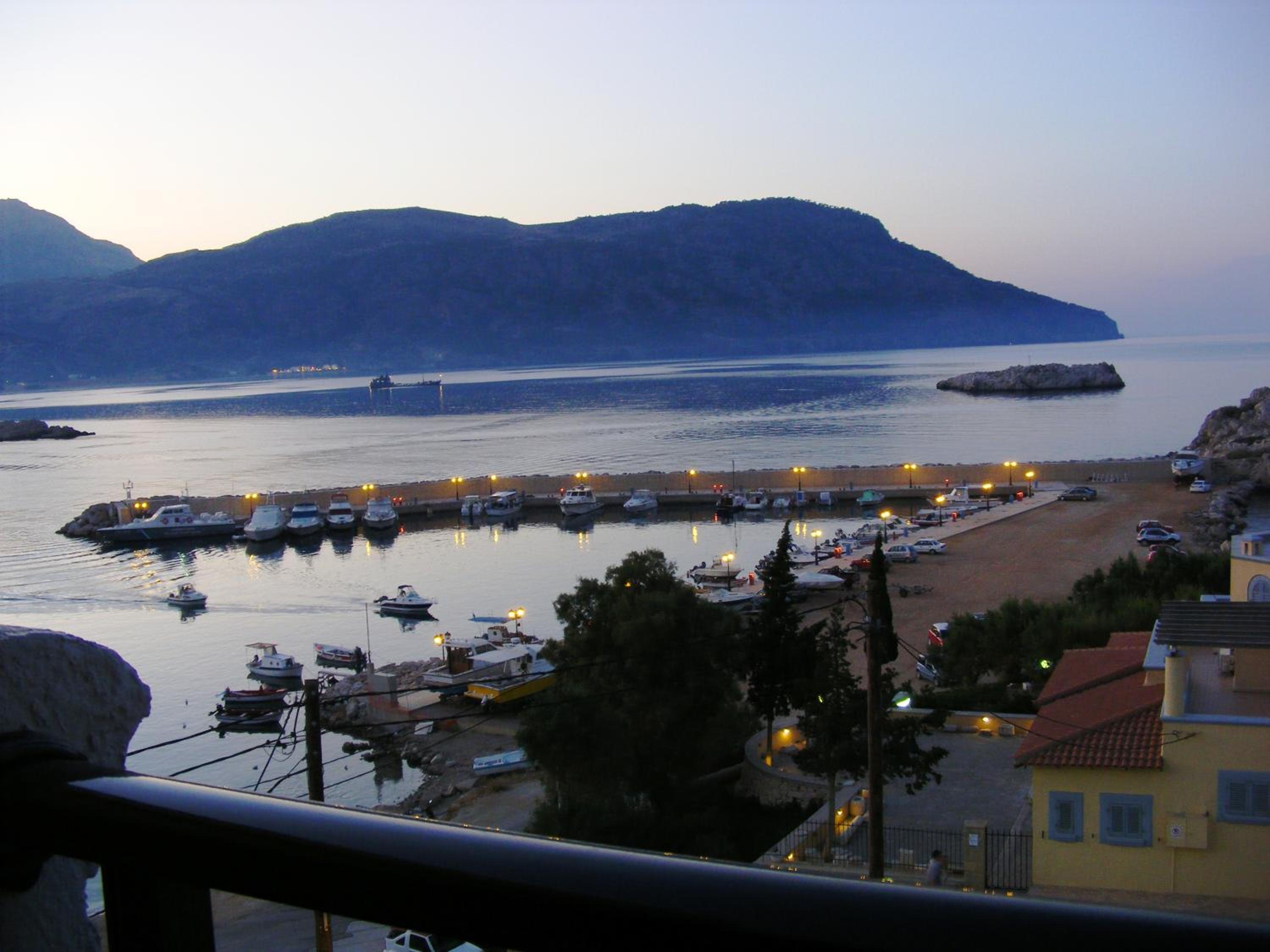 Twin Room with Sea View - Photo 6