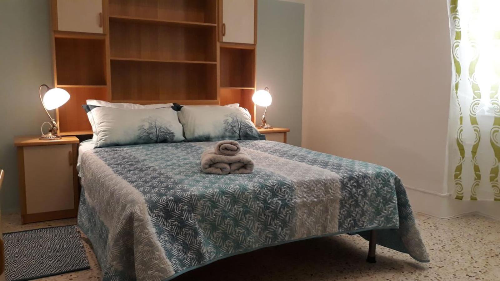 Double Room with Shared Bathroom photo 3