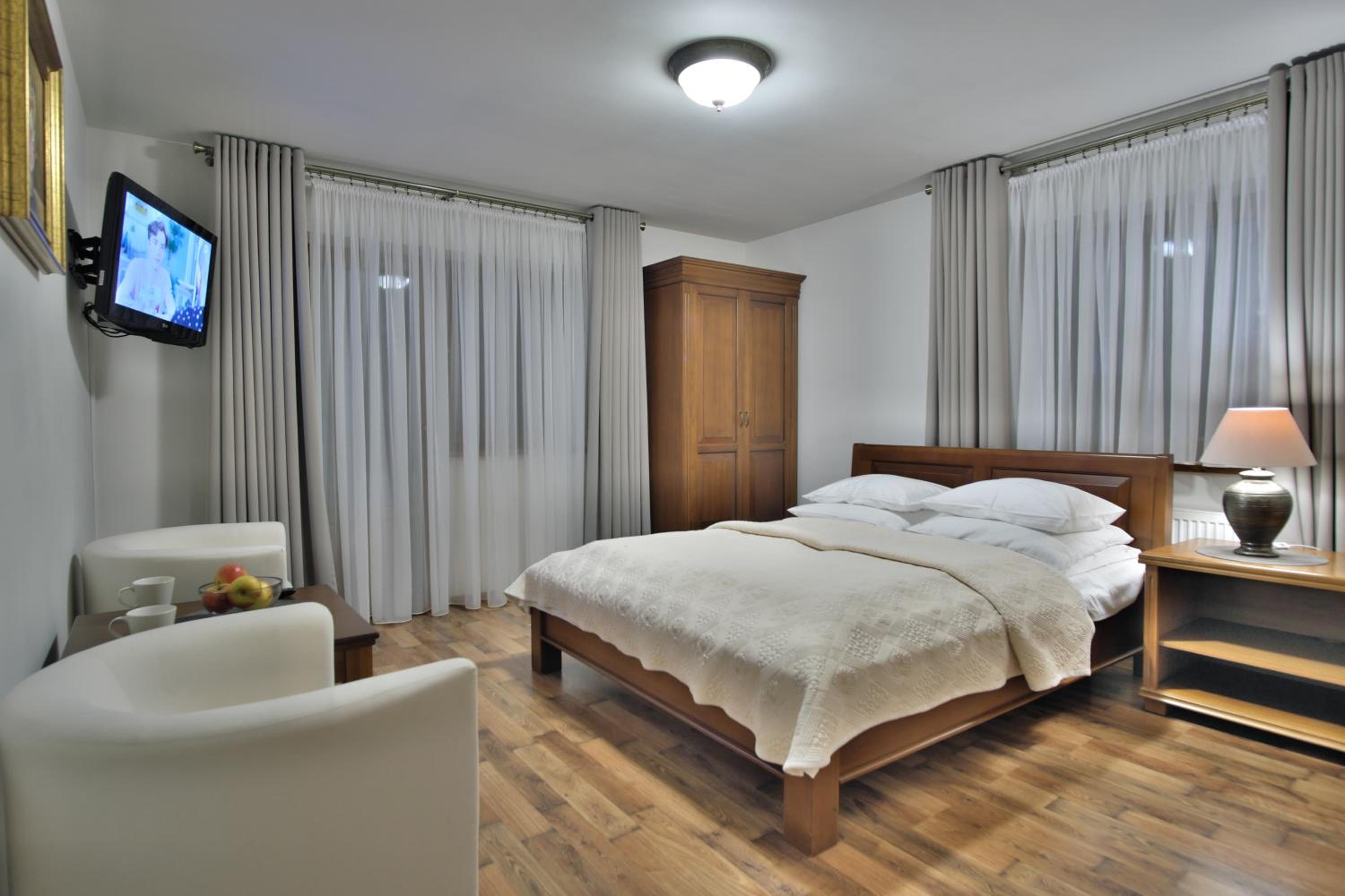 King Room with Balcony - Photo 1