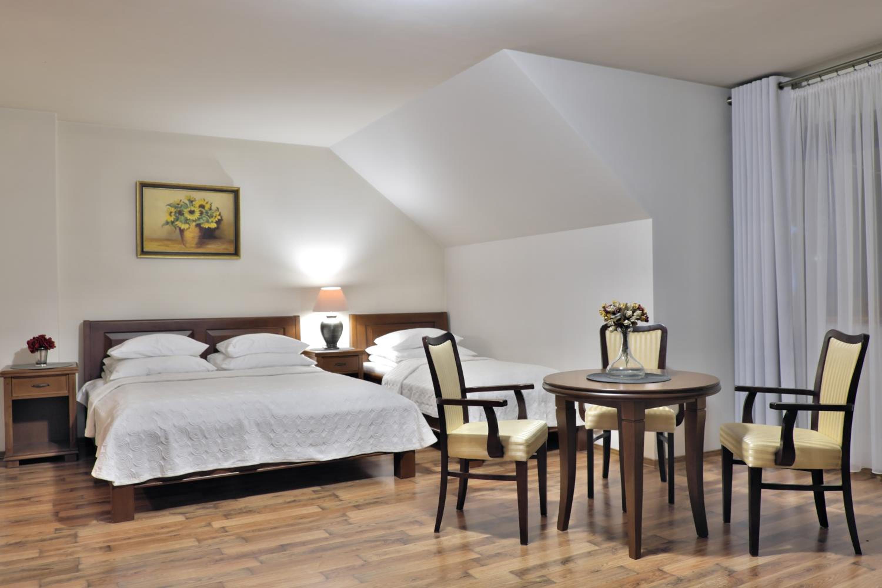 Superior Quadruple Room - Photo 4