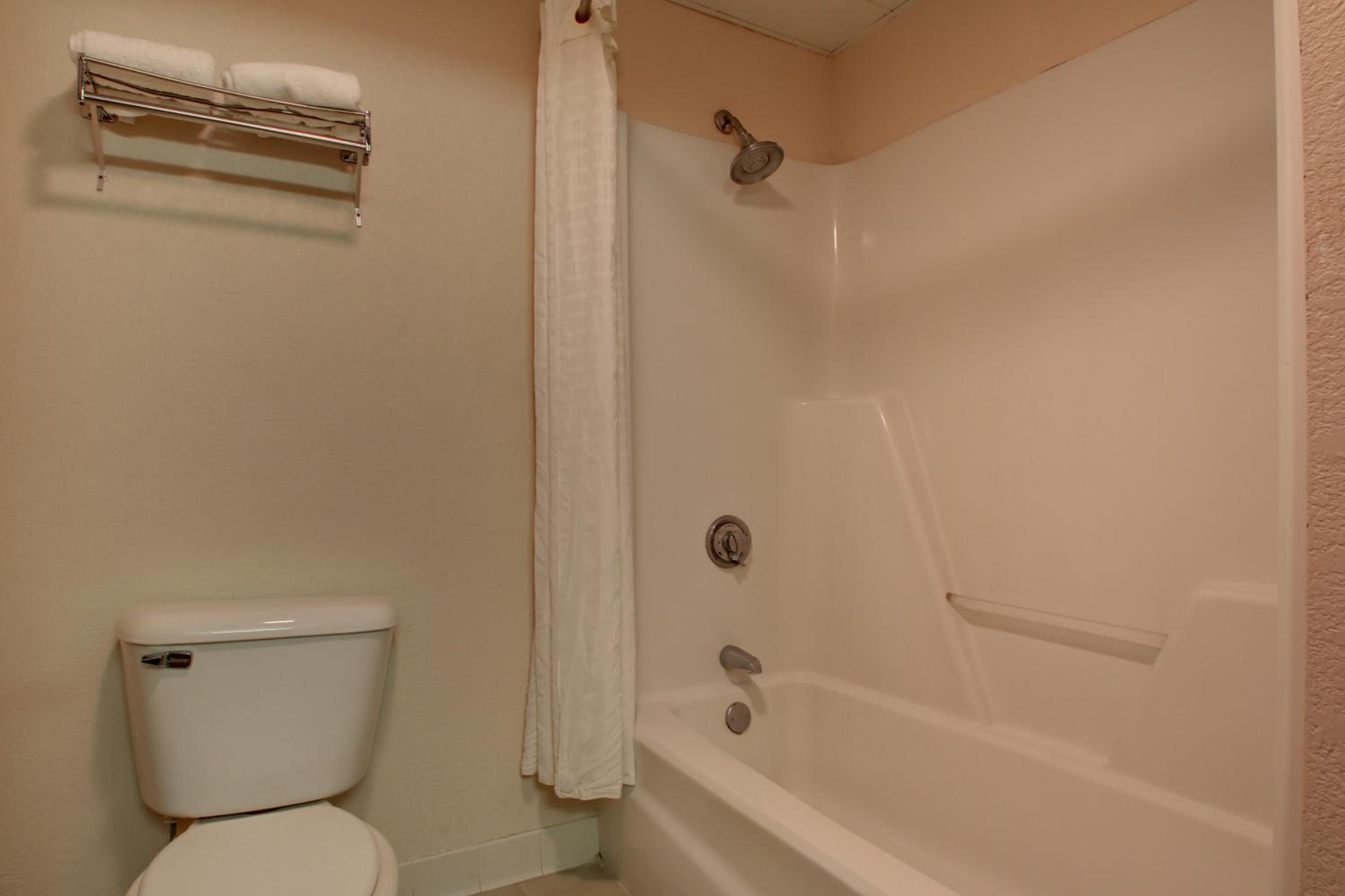 Double Room - Disability Access photo 1