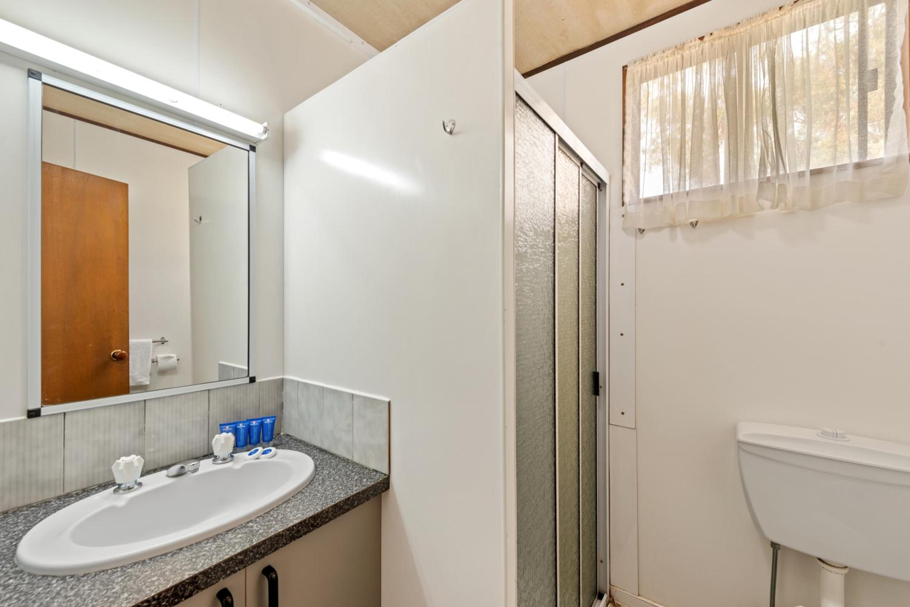Standard 2 Bedroom Cabin - Sleeps 6 - Photo 2