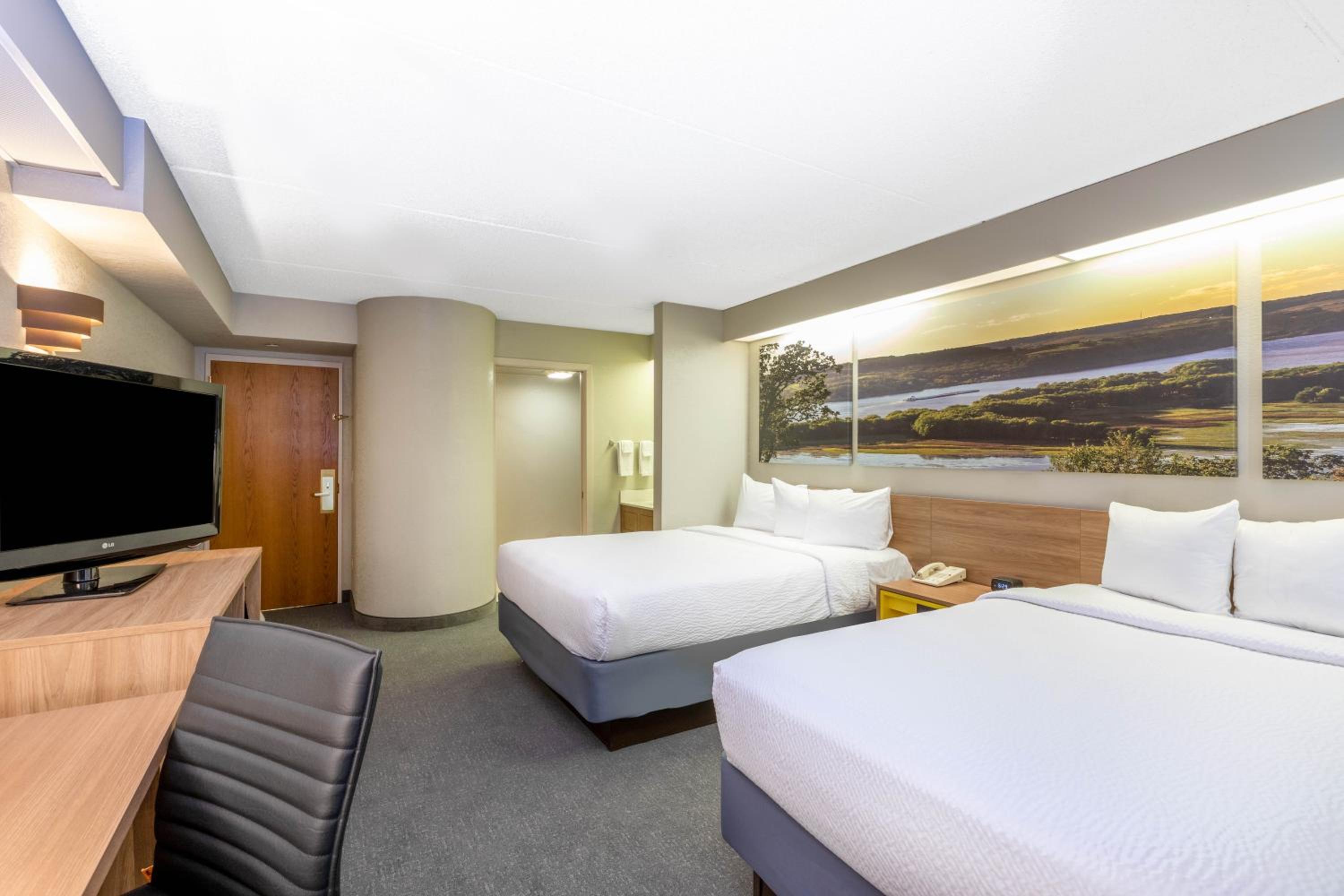 Standard Double Room with Two Double Beds - Non-Smoking - Photo 3