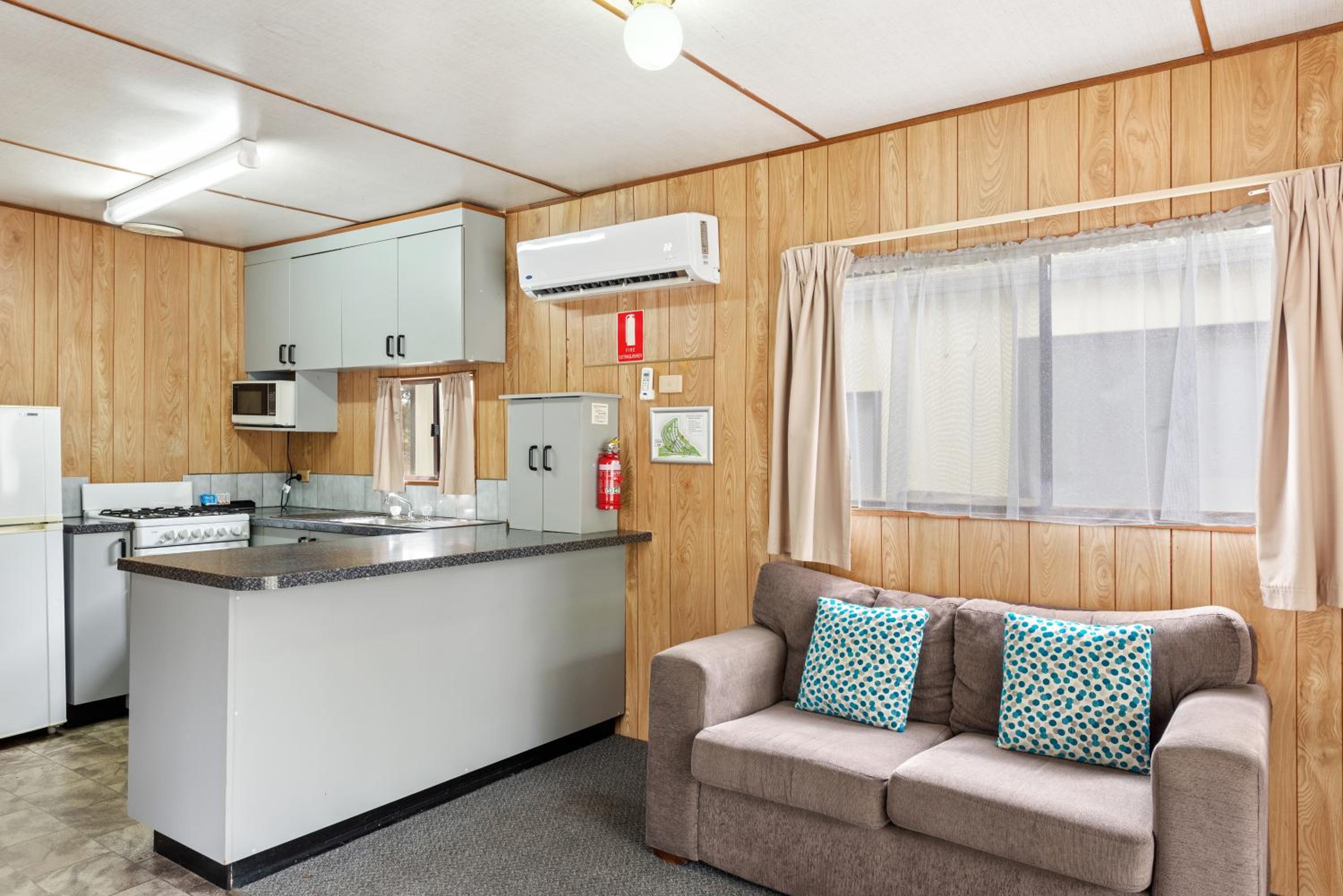 Standard 2 Bedroom Cabin - Sleeps 6 - Photo 5