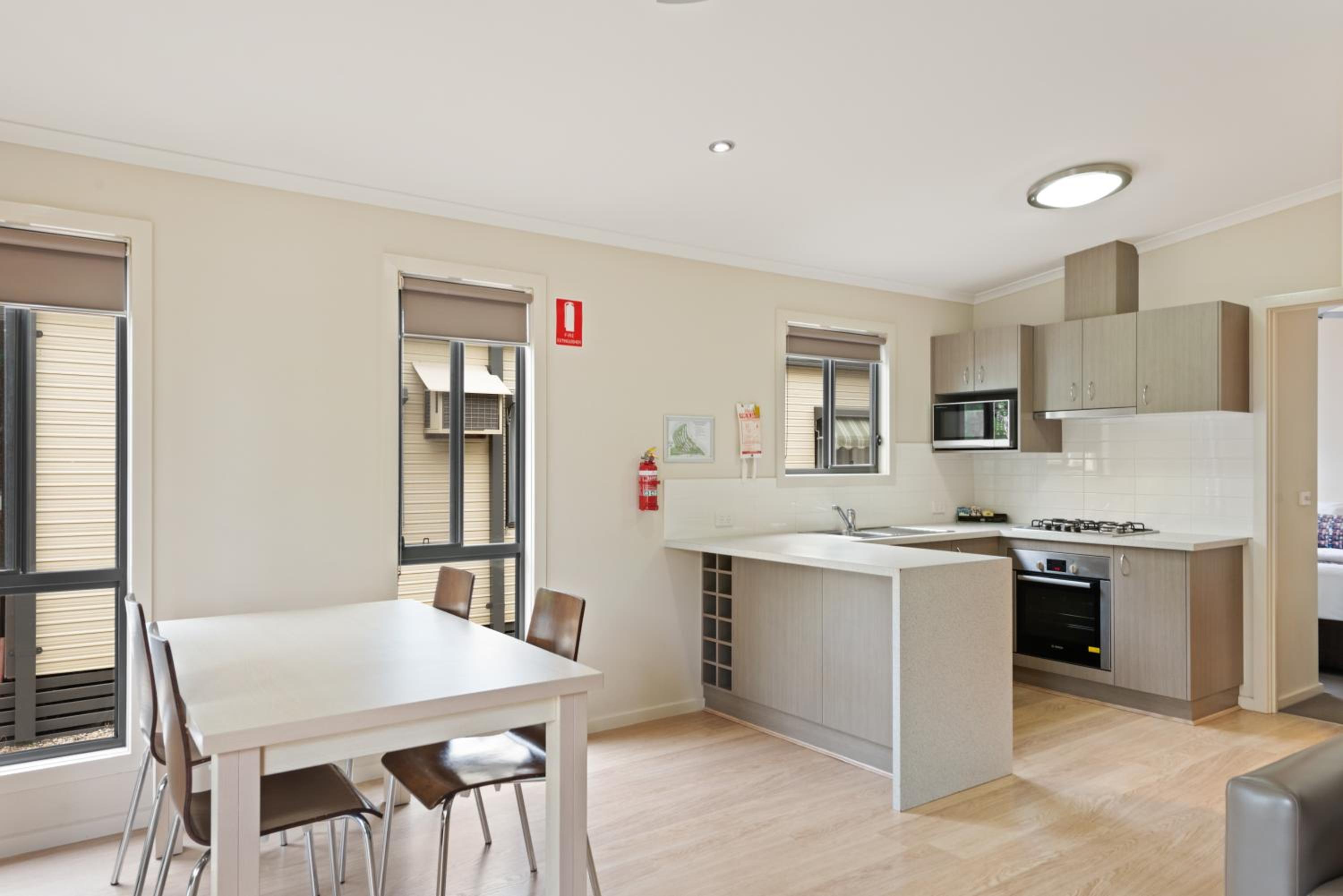  Deluxe Cabin - Sleeps 4 - Photo 6