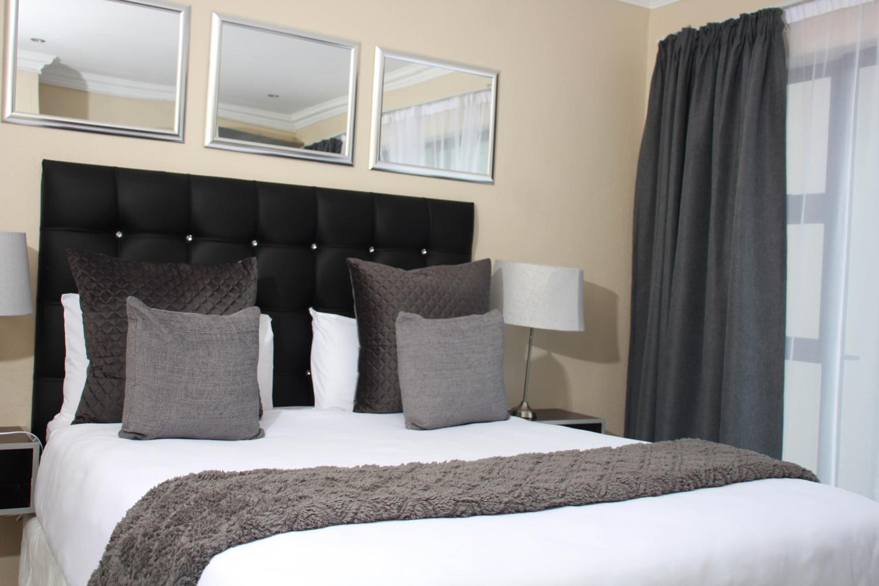 Budget Double Room photo 2