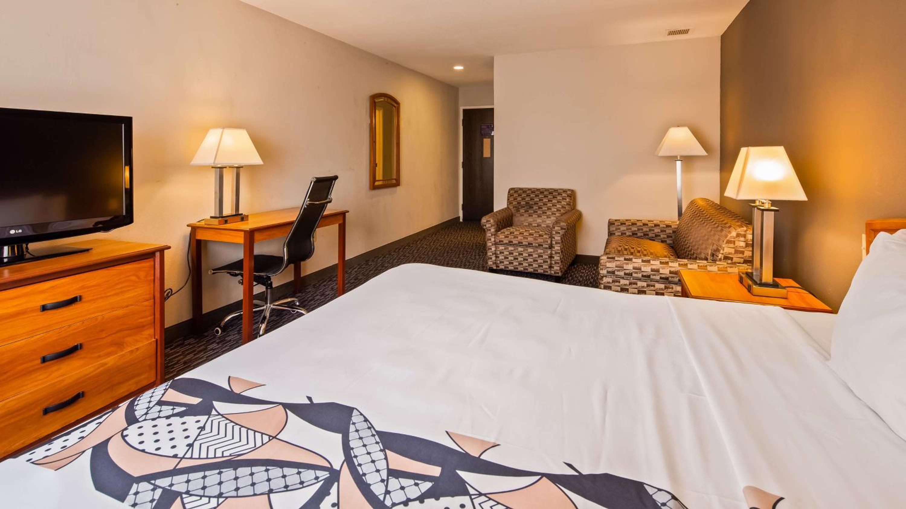 King Room - Non-Smoking - Photo 2