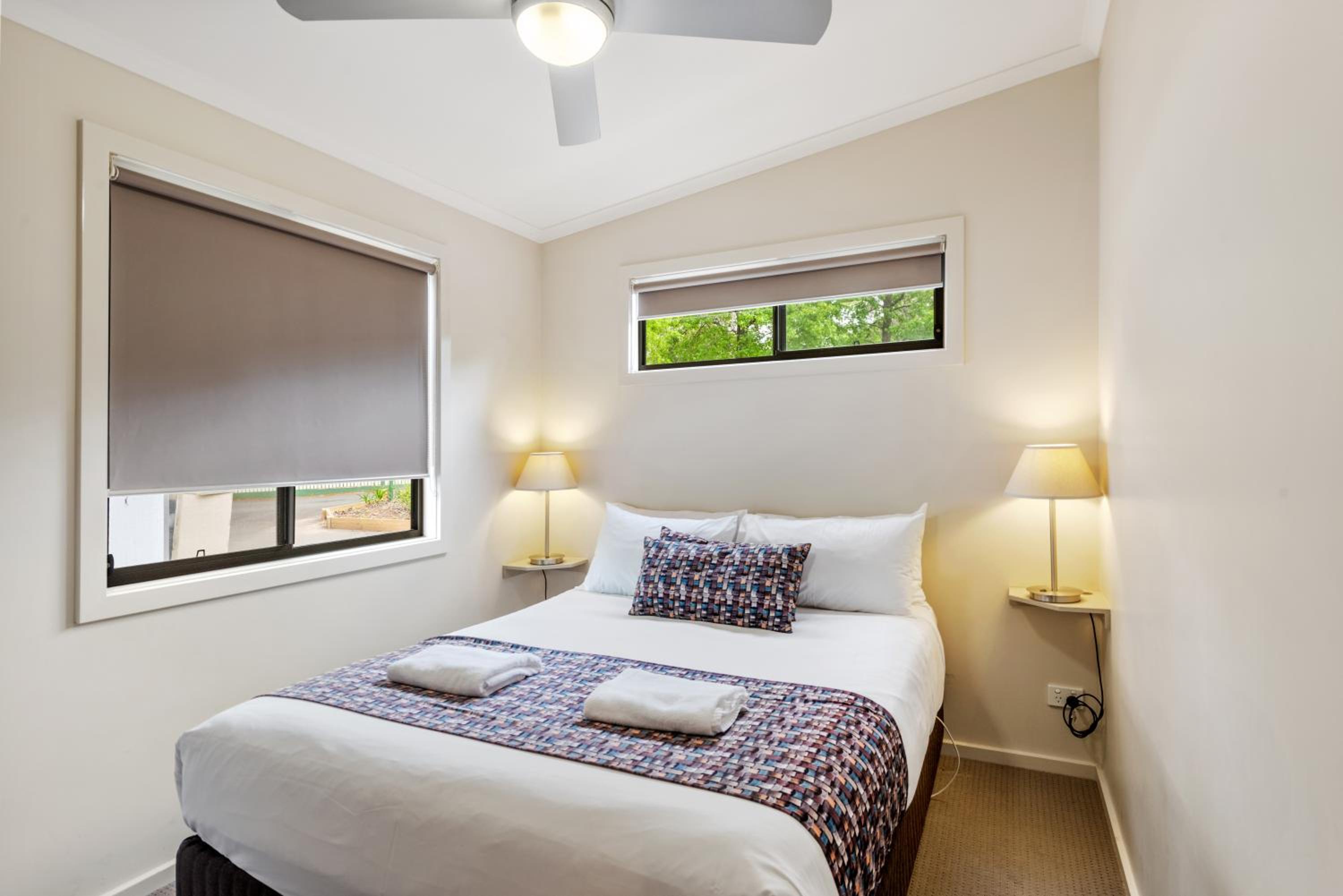 Deluxe 2 Bedroom Cabin - Sleeps 6 - Photo 4