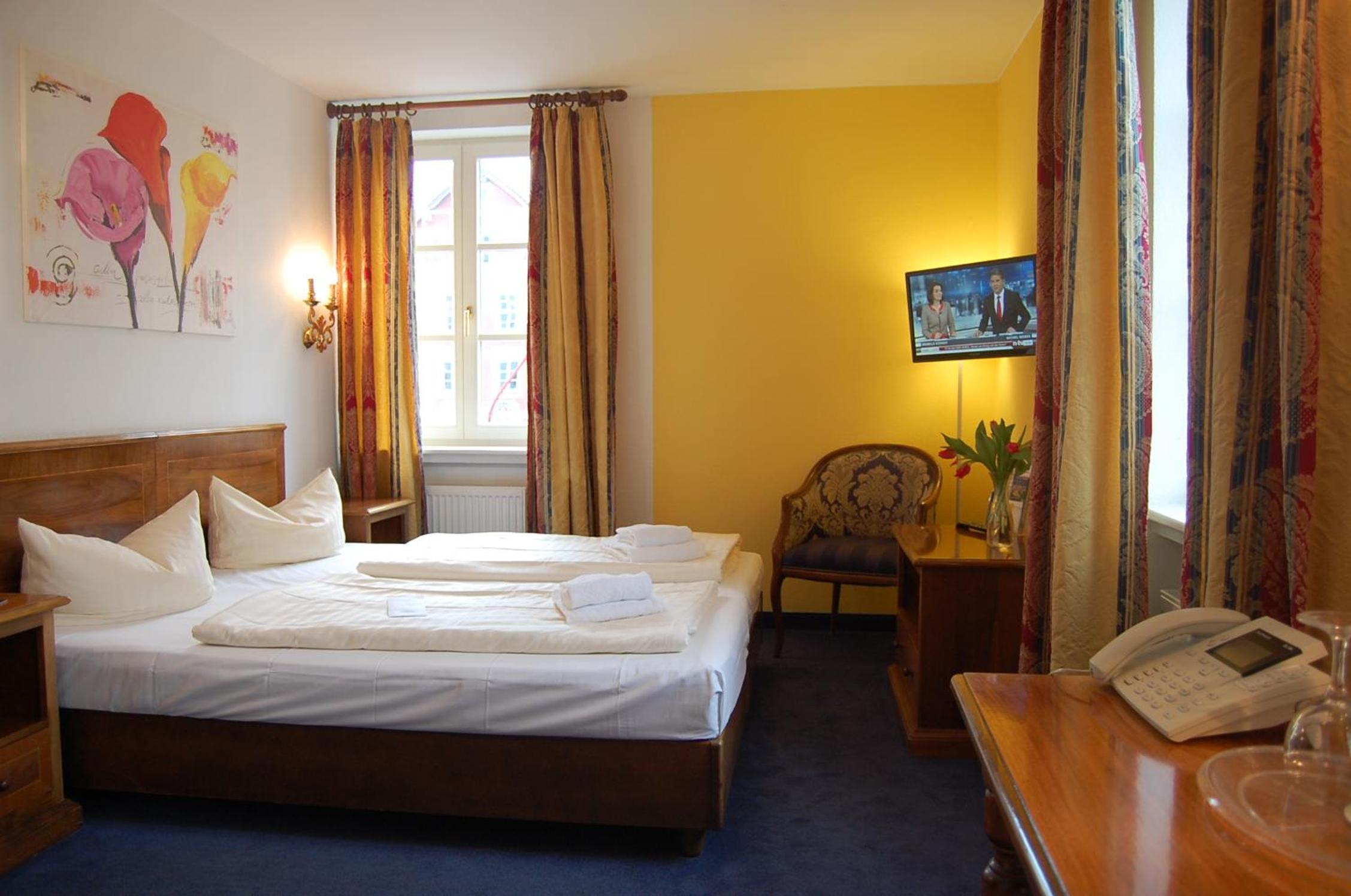 Standard Double Room - Photo 6