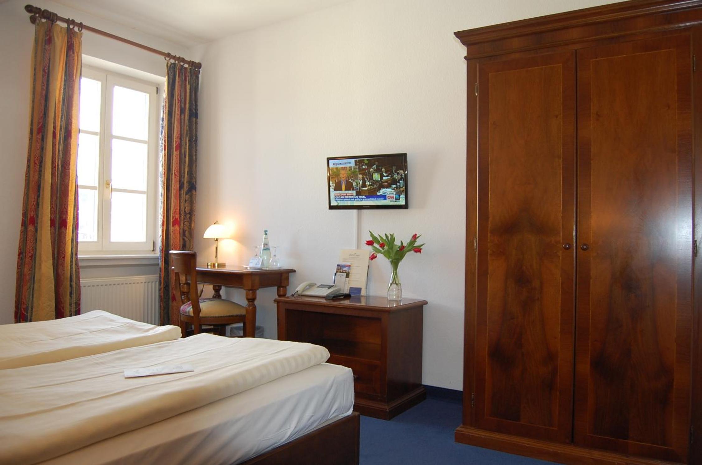 Standard Double Room - Photo 7