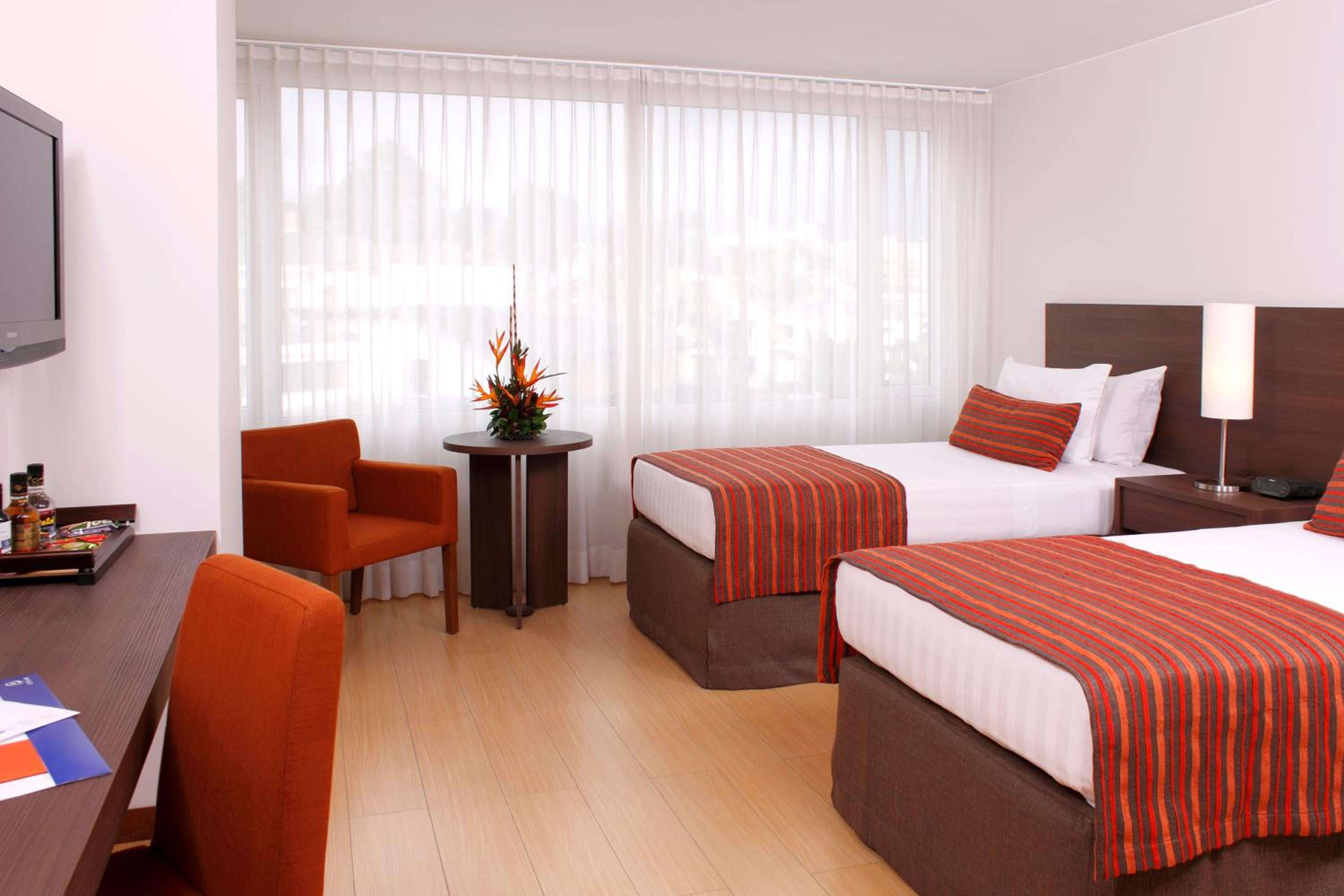 Standard Twin Room - Photo 1