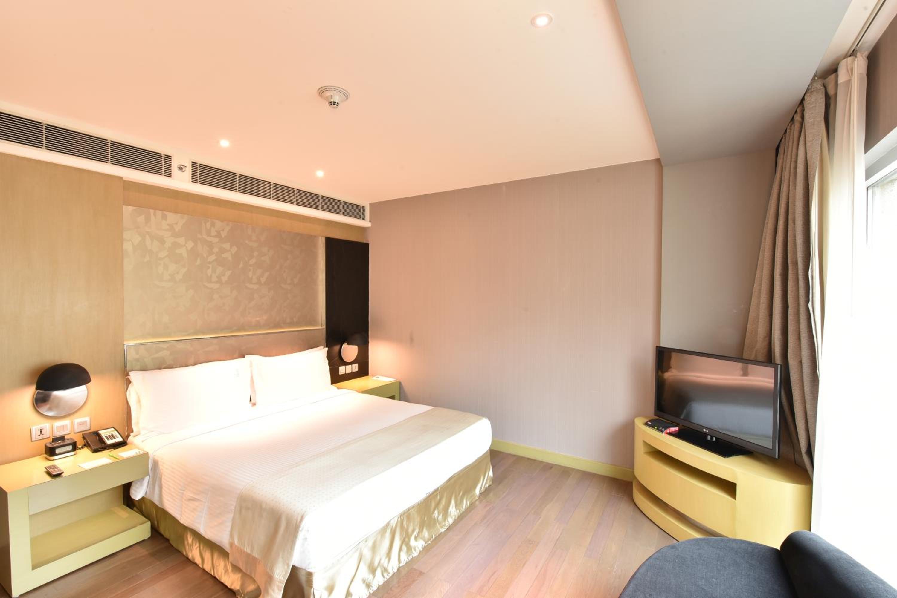 One Bedroom suite with additional living area- Non Smoking