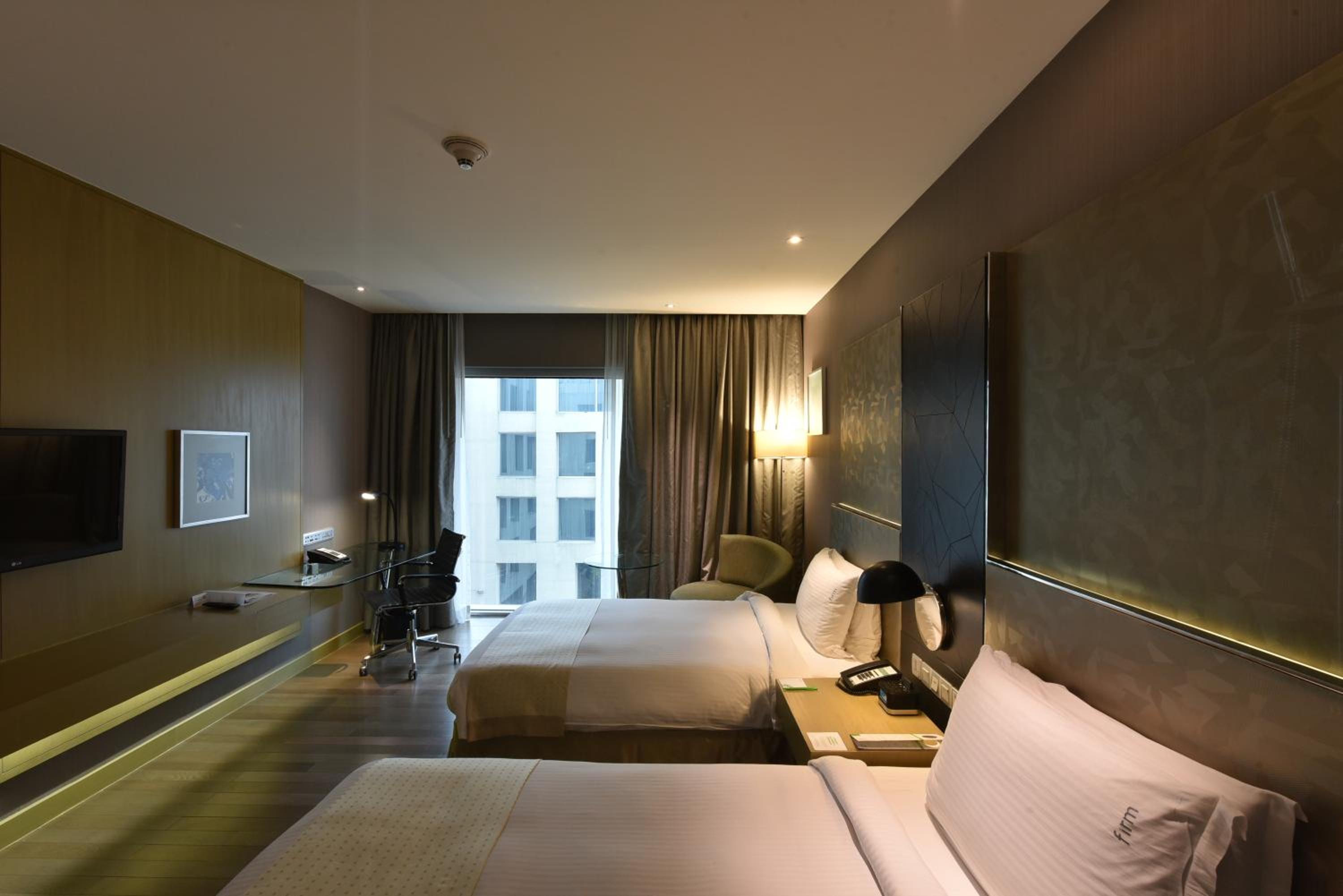 Two Twin Beds Standard-Non-Smoking Pool View