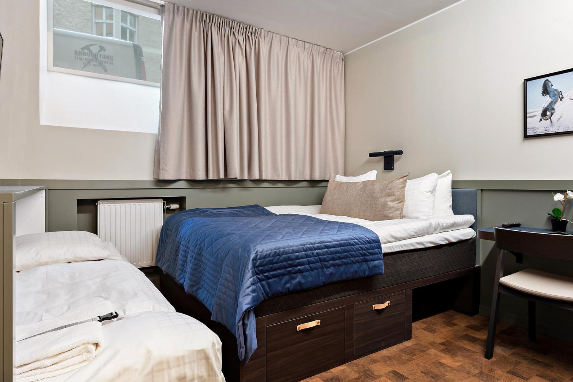 Superior Triple Room with One Queen and One Single Bed - Non-Smoking - Photo 2
