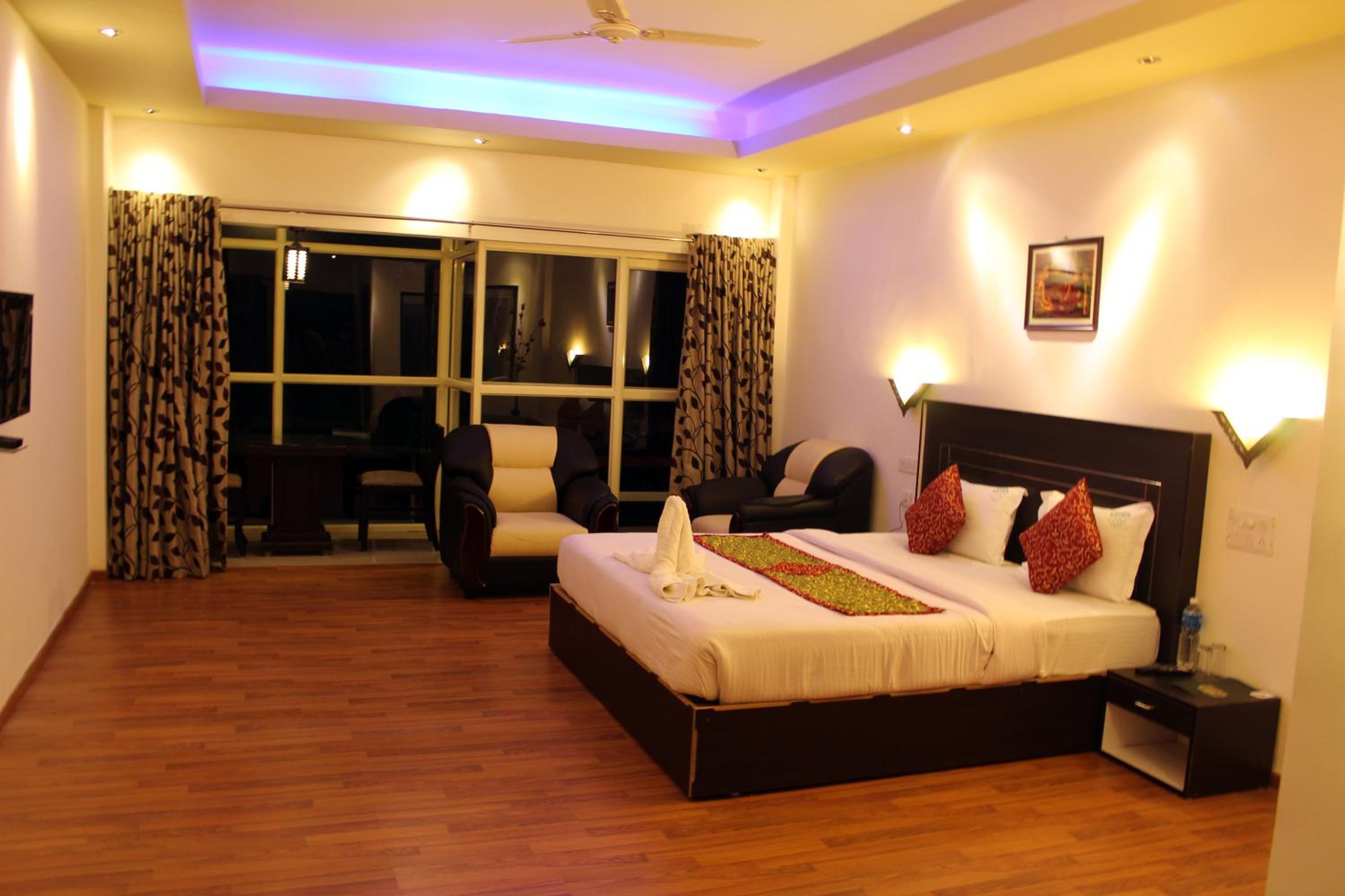 Superior King Room photo 2