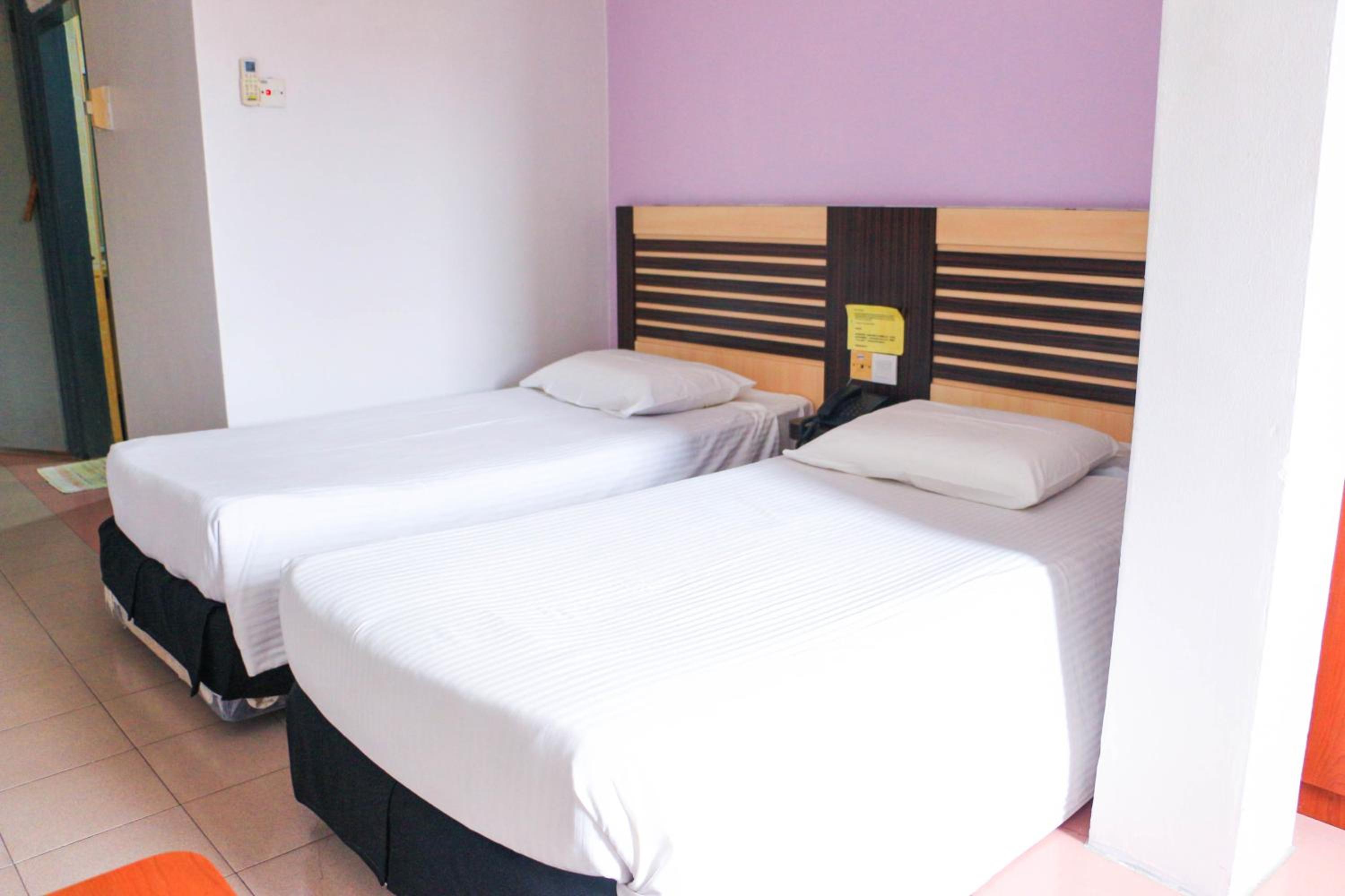 Standard Twin Room photo 2