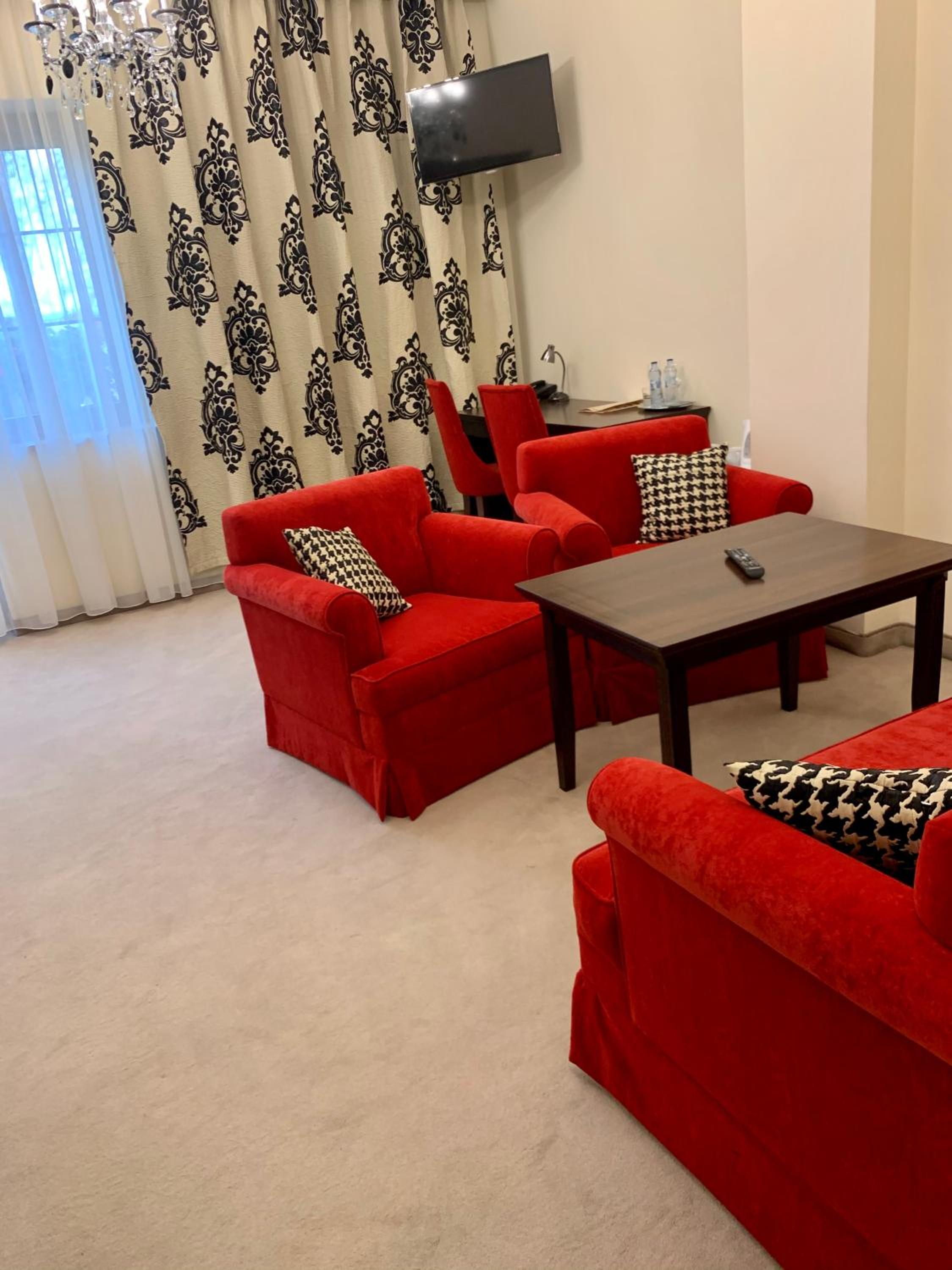 Studio Apartment with King Bed photo 3