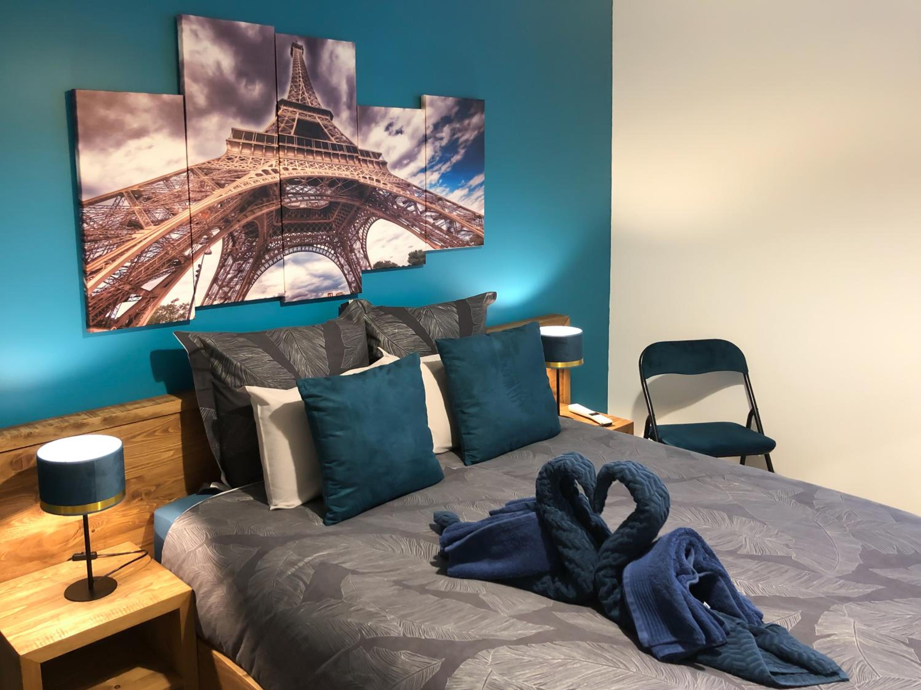 One-Bedroom Apartment photo 2