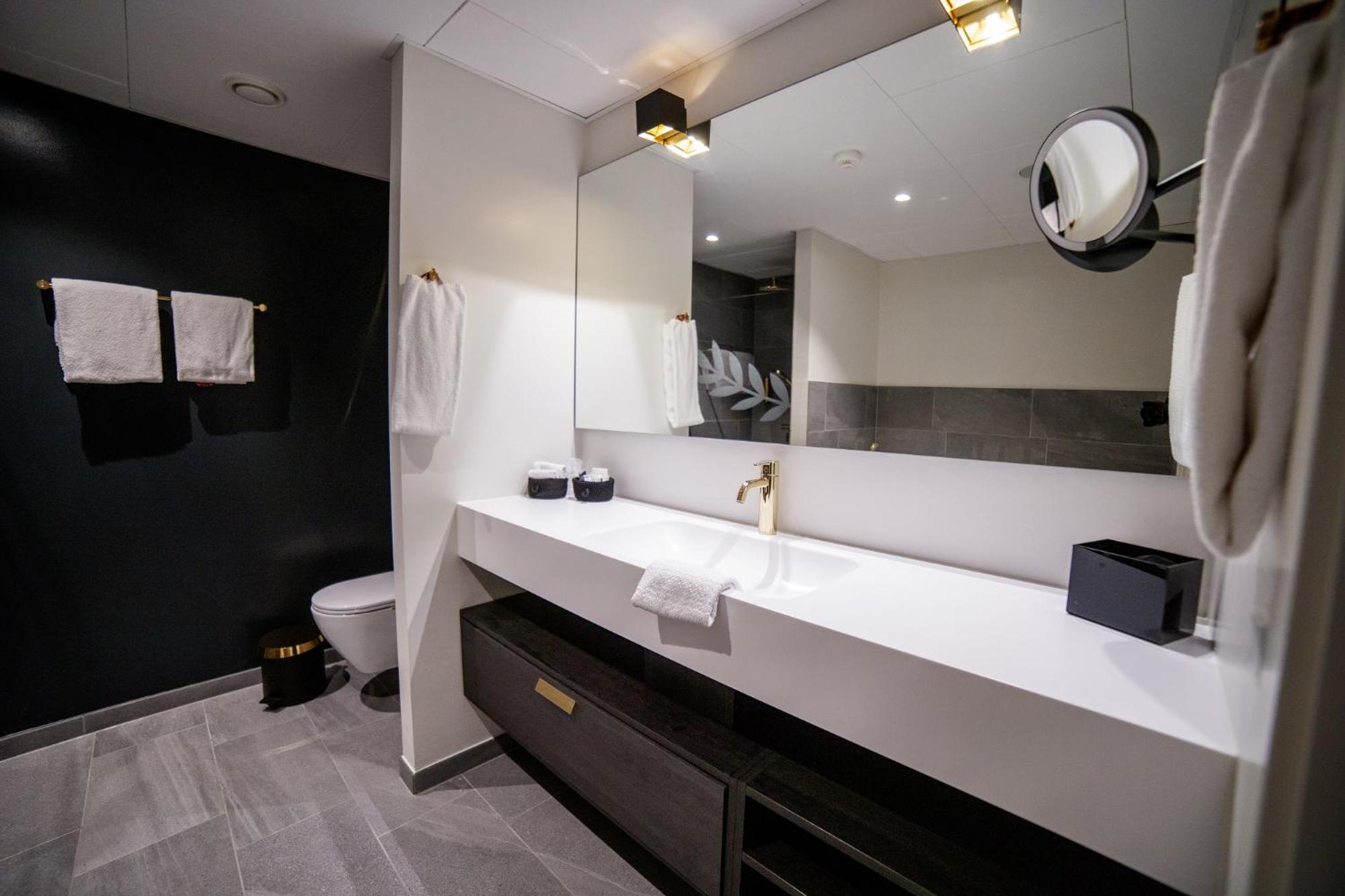 Executive Twin Room - Non-Smoking - Photo 2