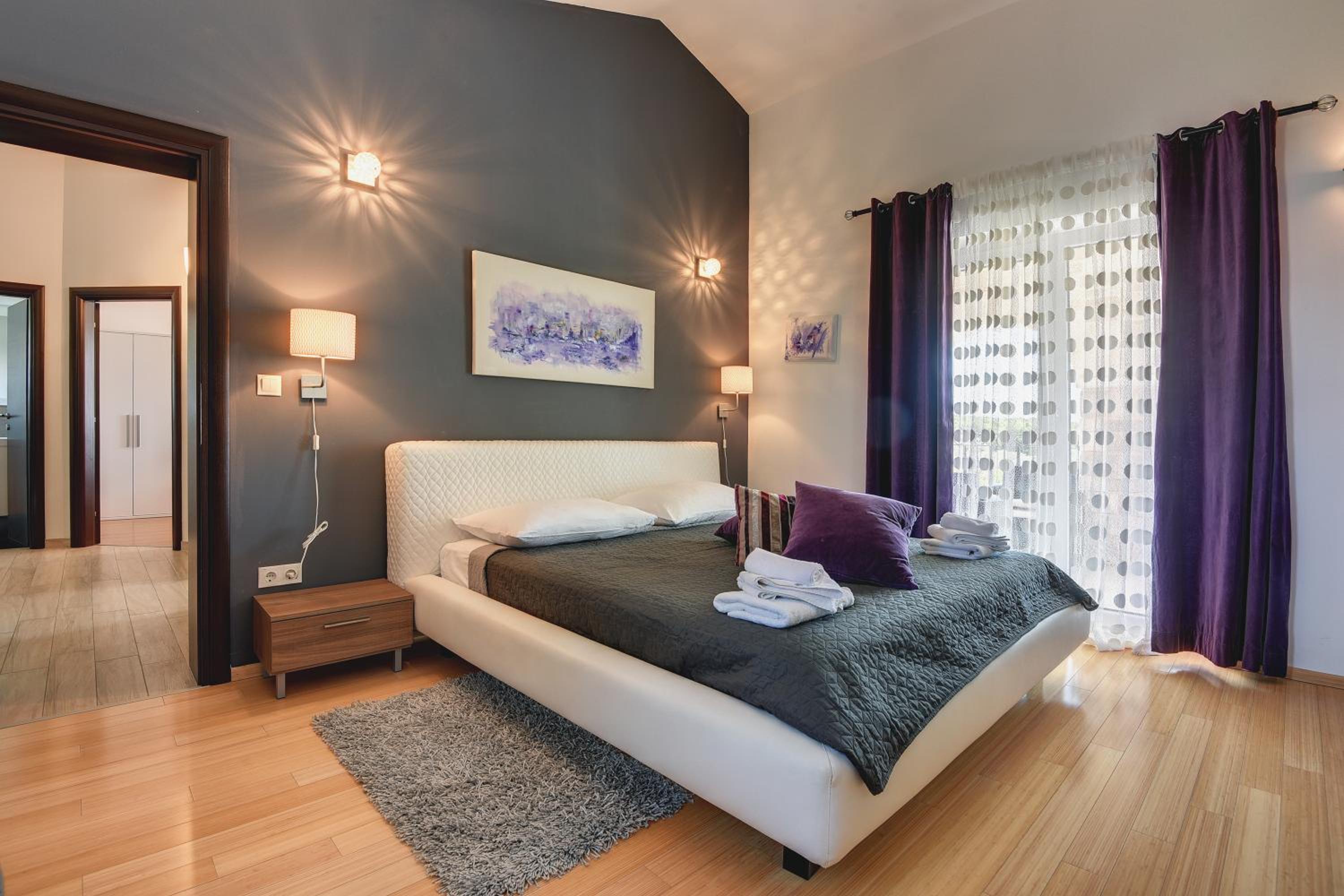 Three-Bedroom House with Private Pool 