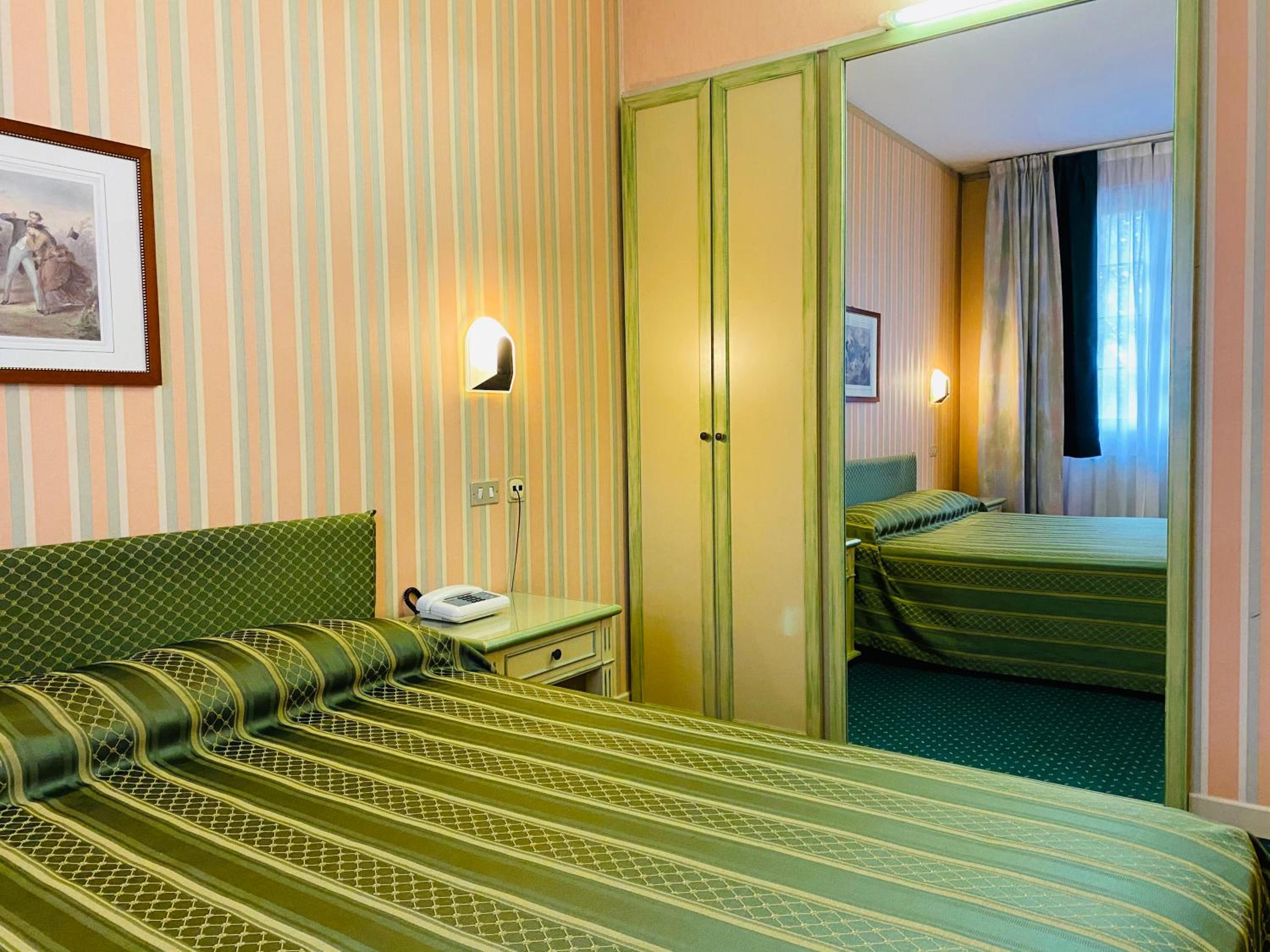 Double Room with Extra Bed photo 2