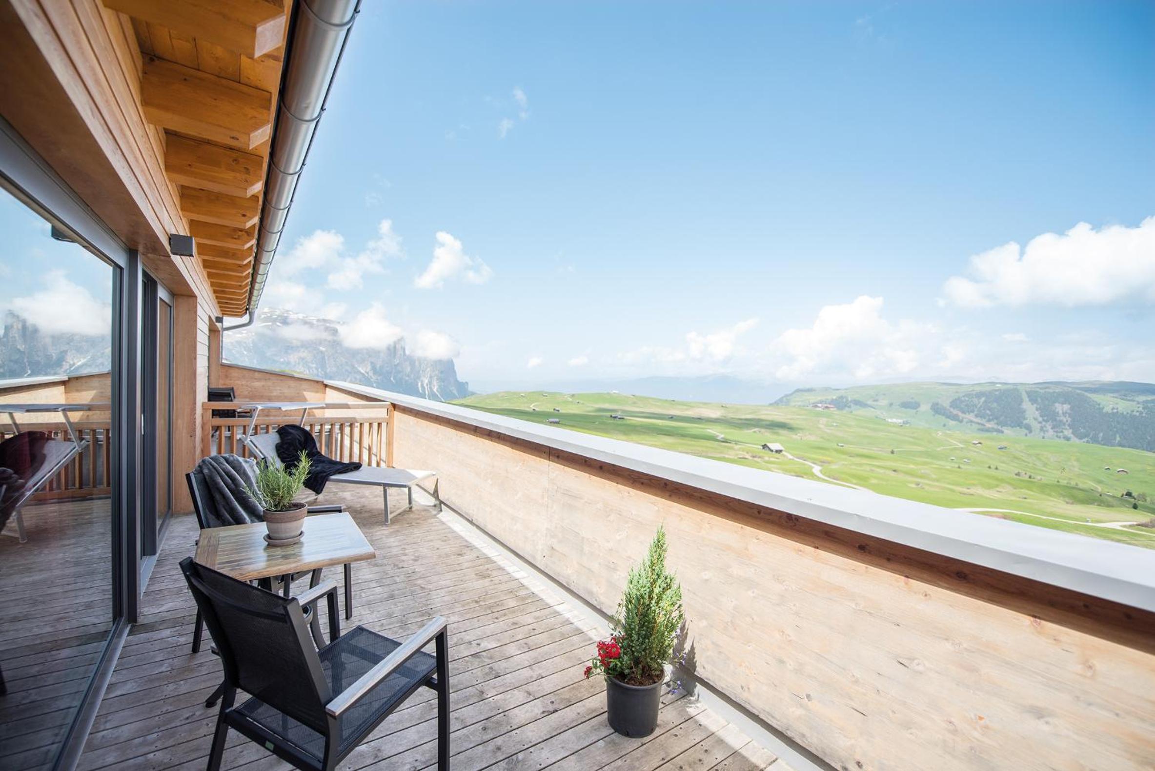Junior Suite with Balcony photo 2