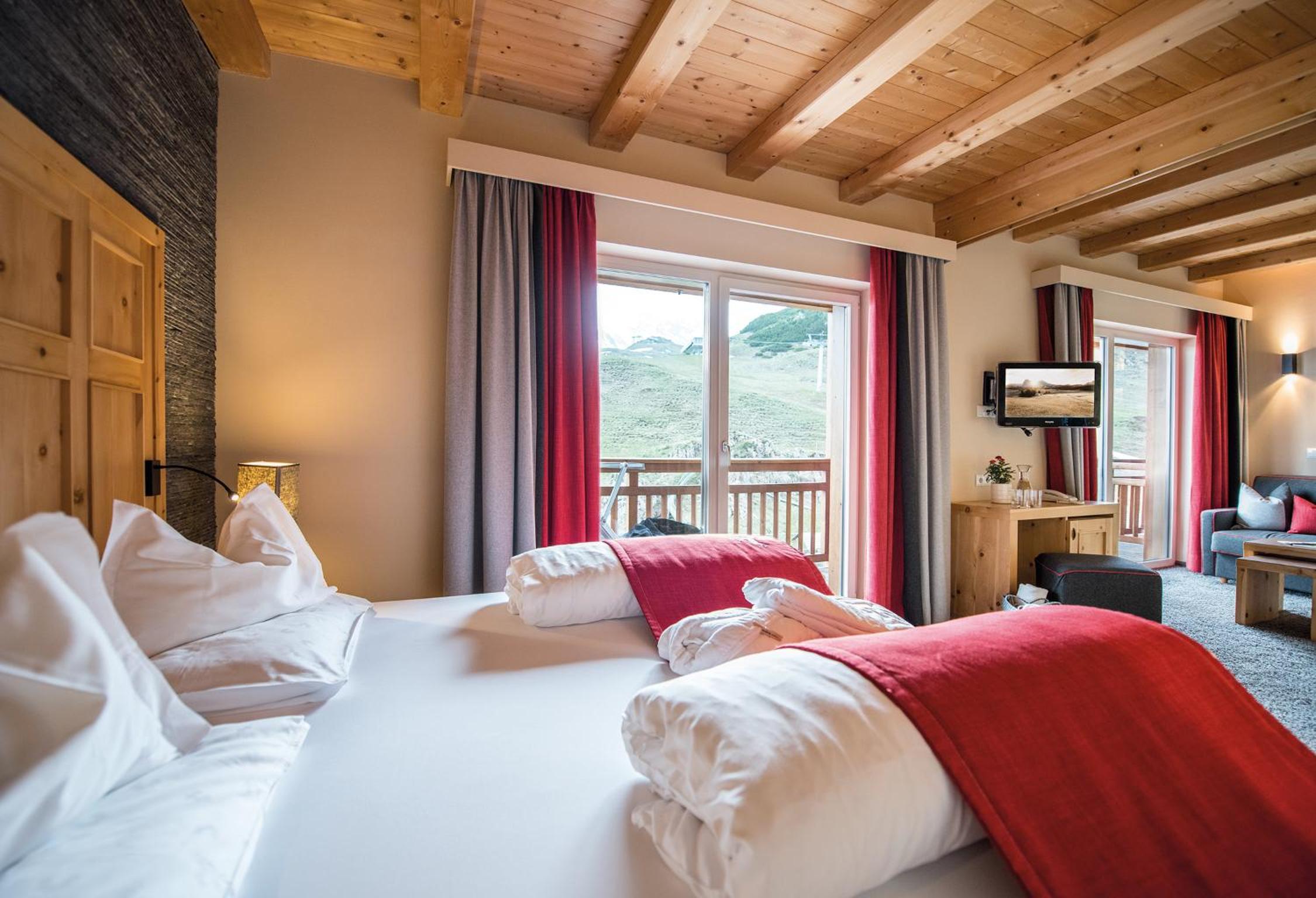 Junior Suite with Balcony photo 3