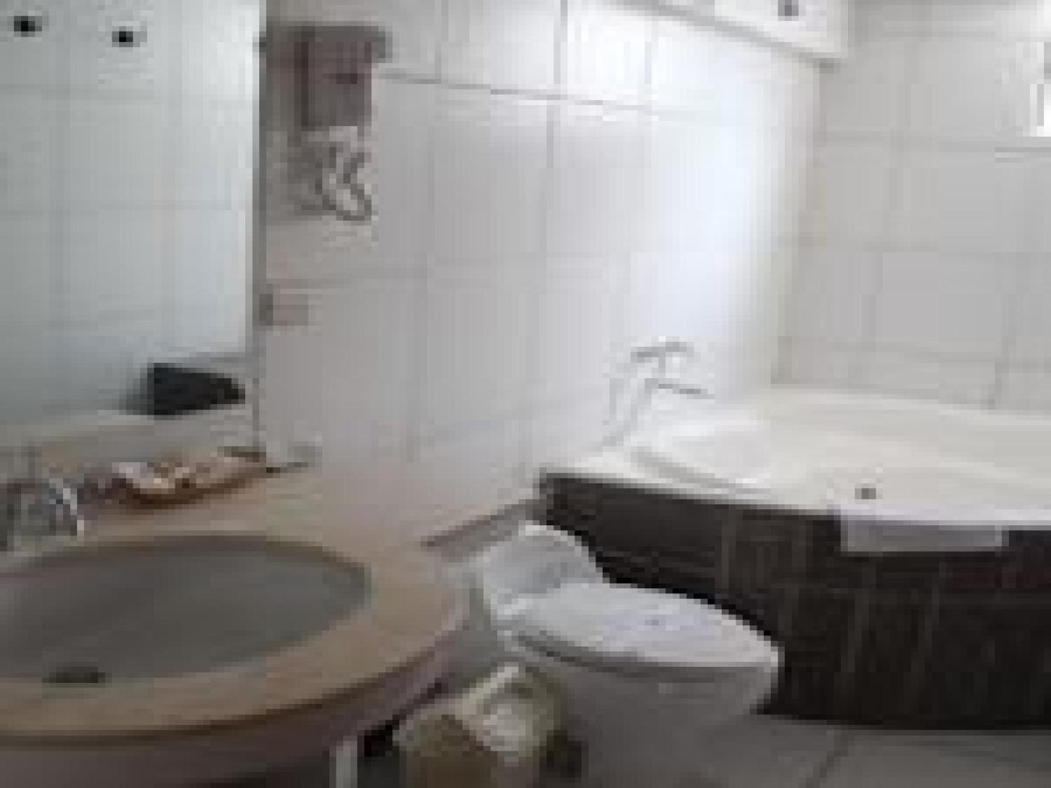 Double Room - Photo 16