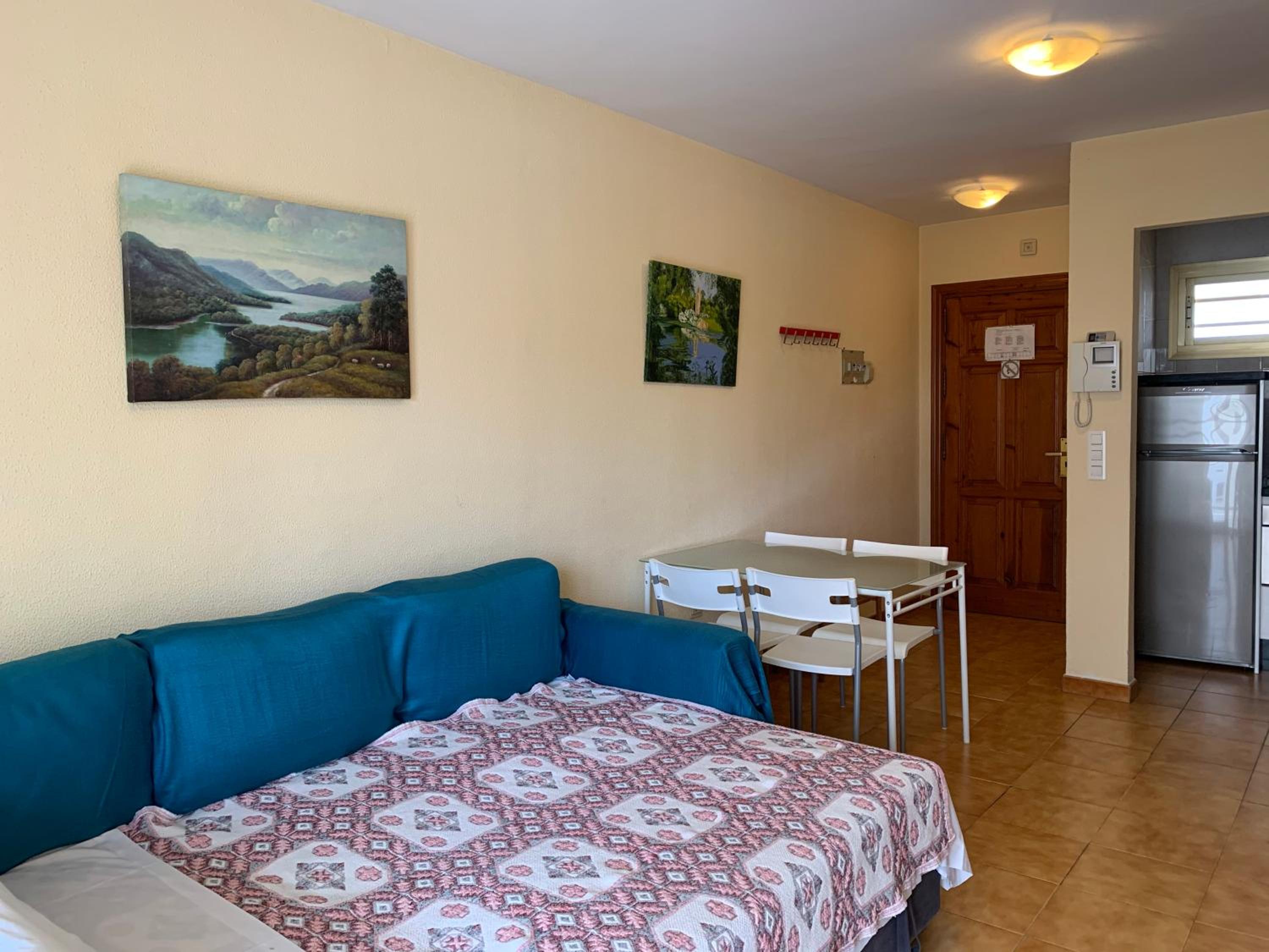 One-Bedroom Apartment - Photo 5