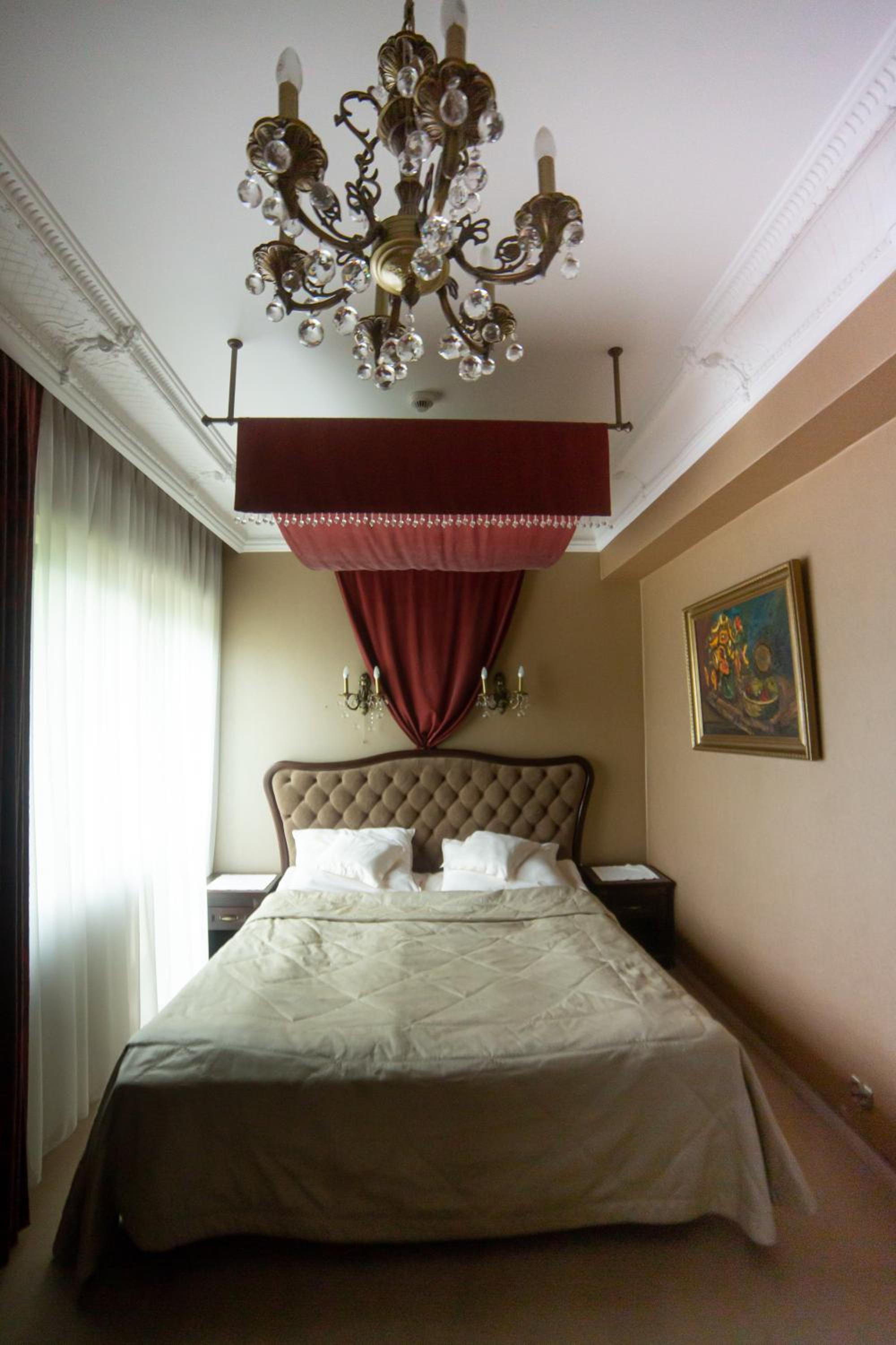 Studio Apartment with King Bed photo 2