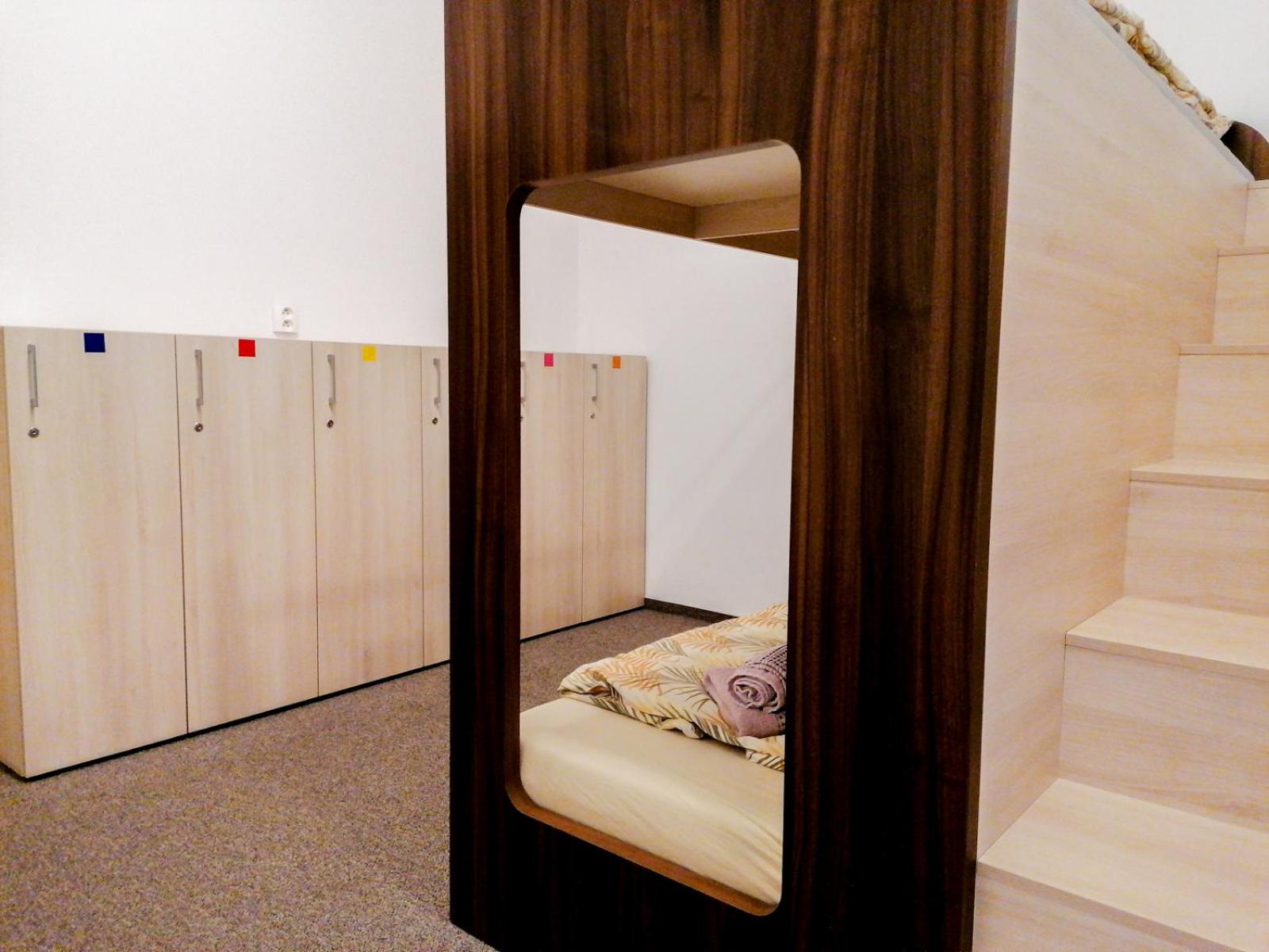 Bed in 6-Bed Female Dormitory Room photo 1