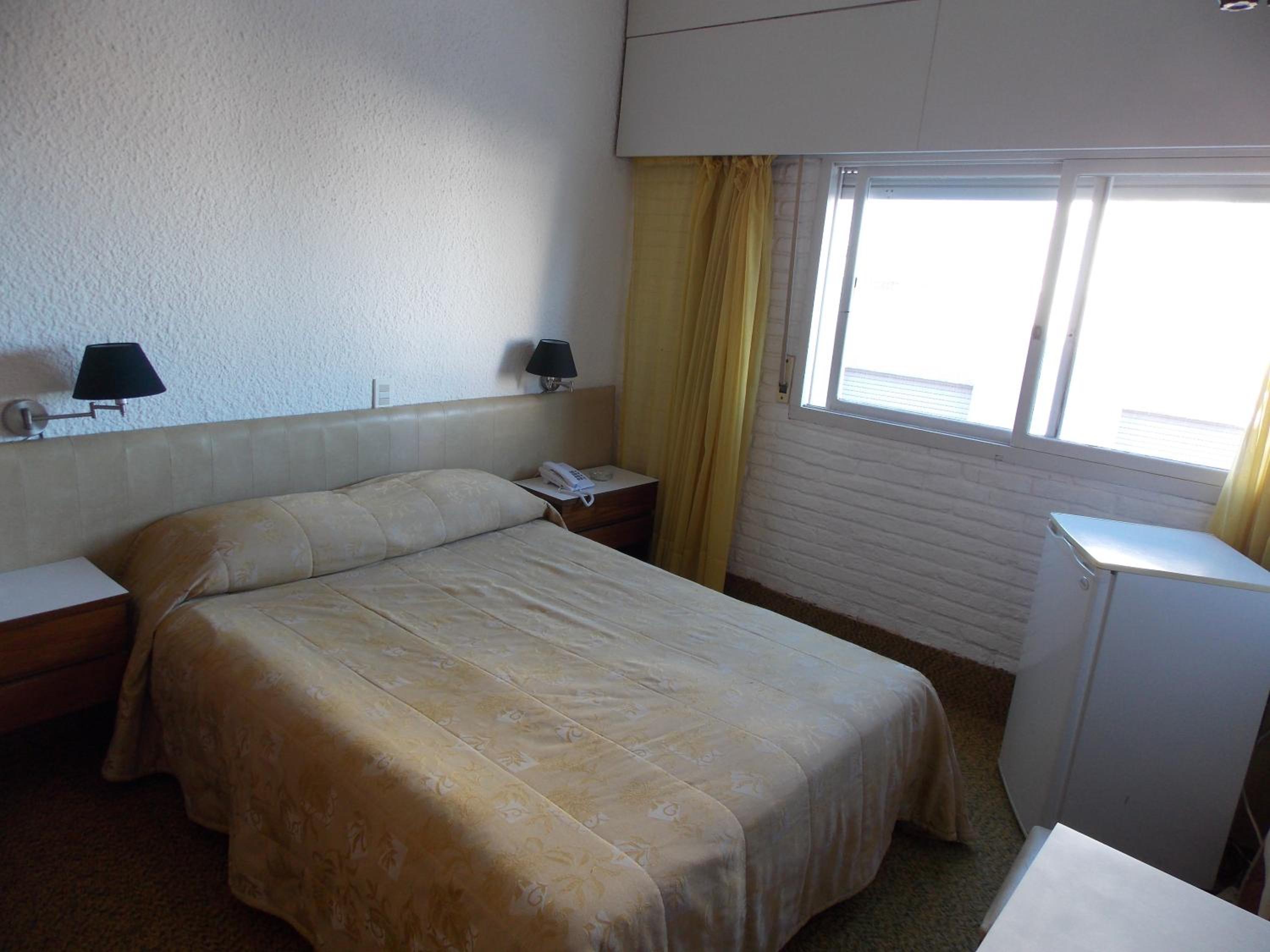 Standard Double Room - Photo 2