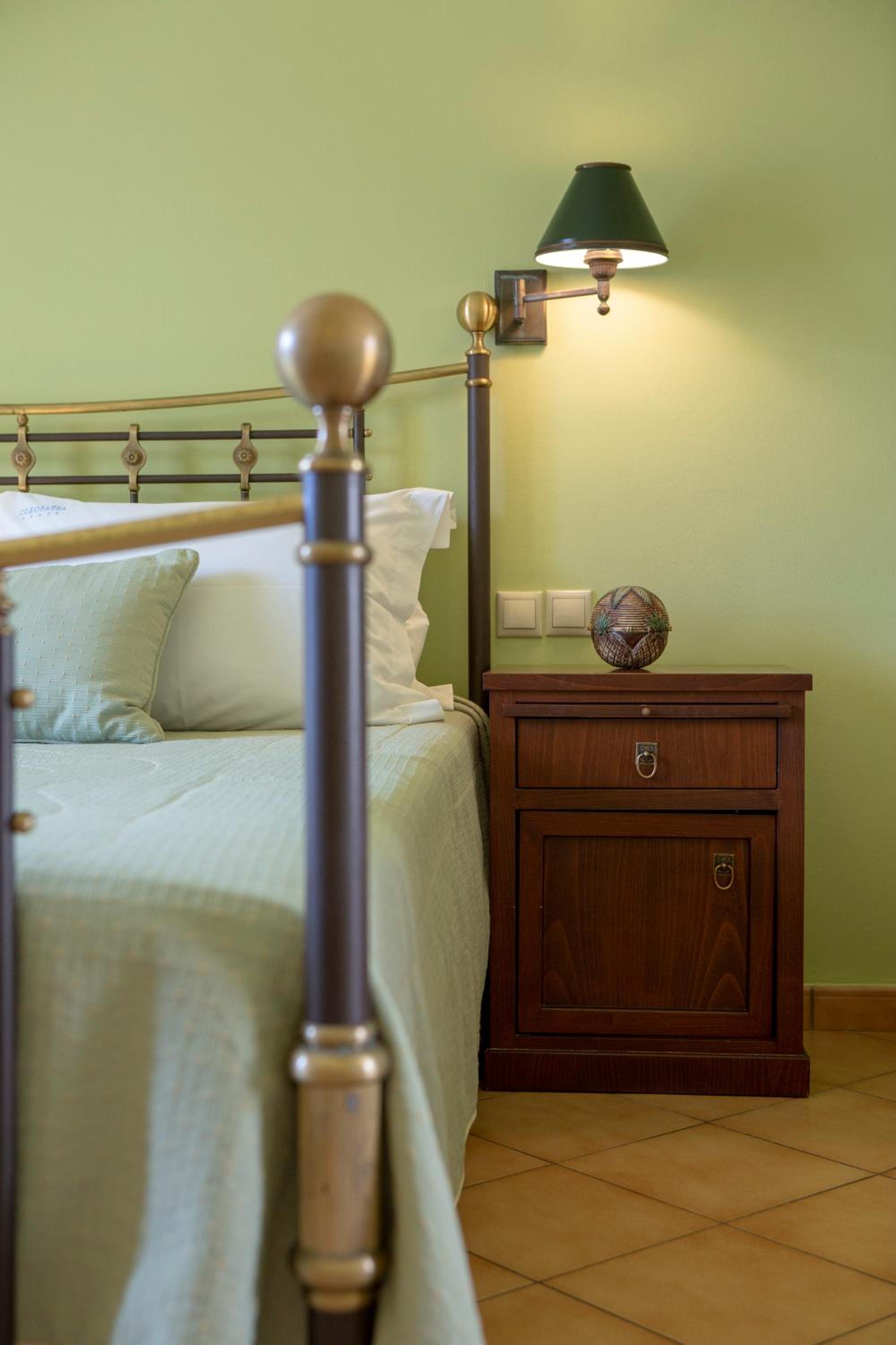 Double Room with Sea View - Photo 12