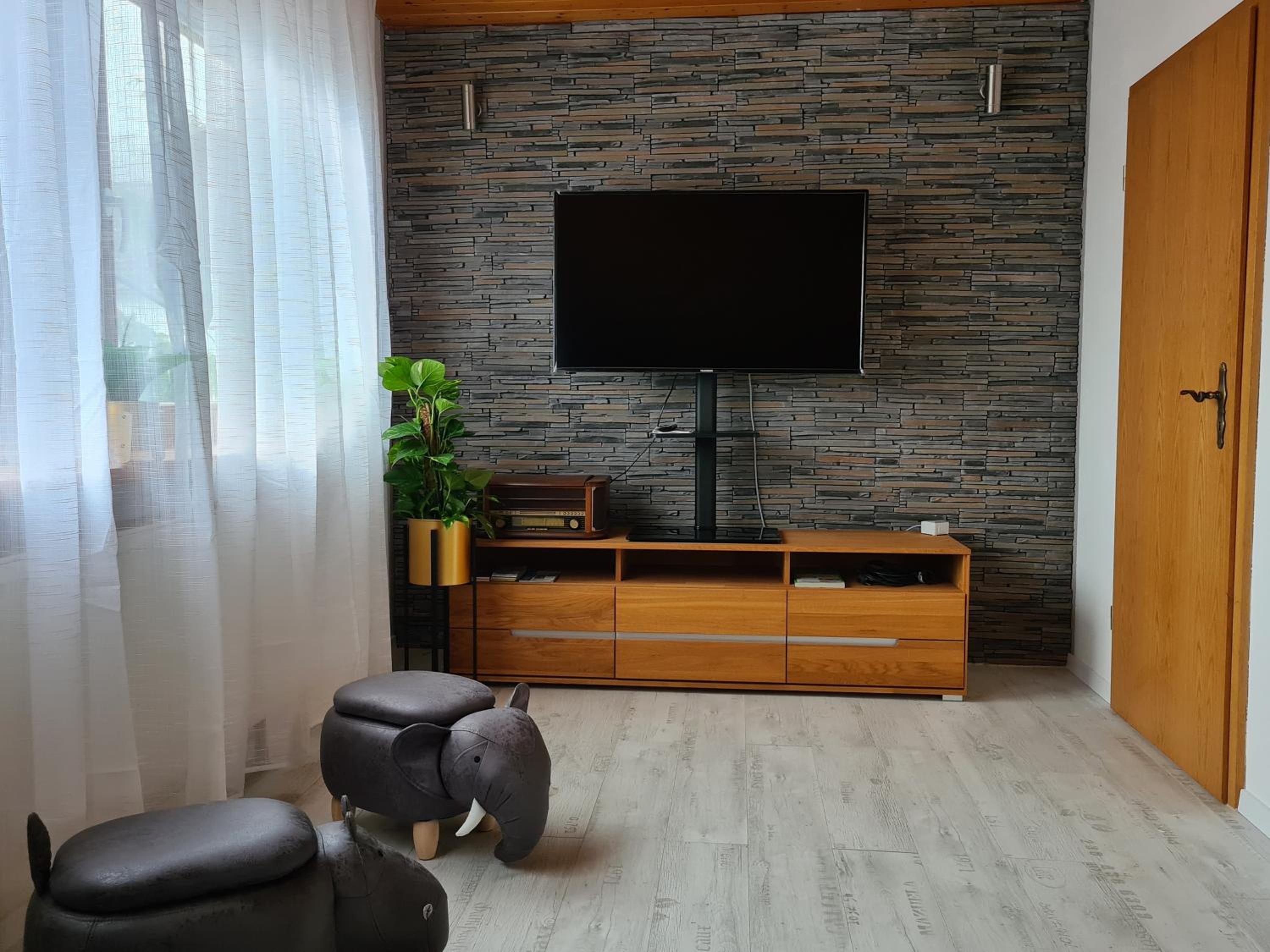 One-Bedroom Apartment photo 1