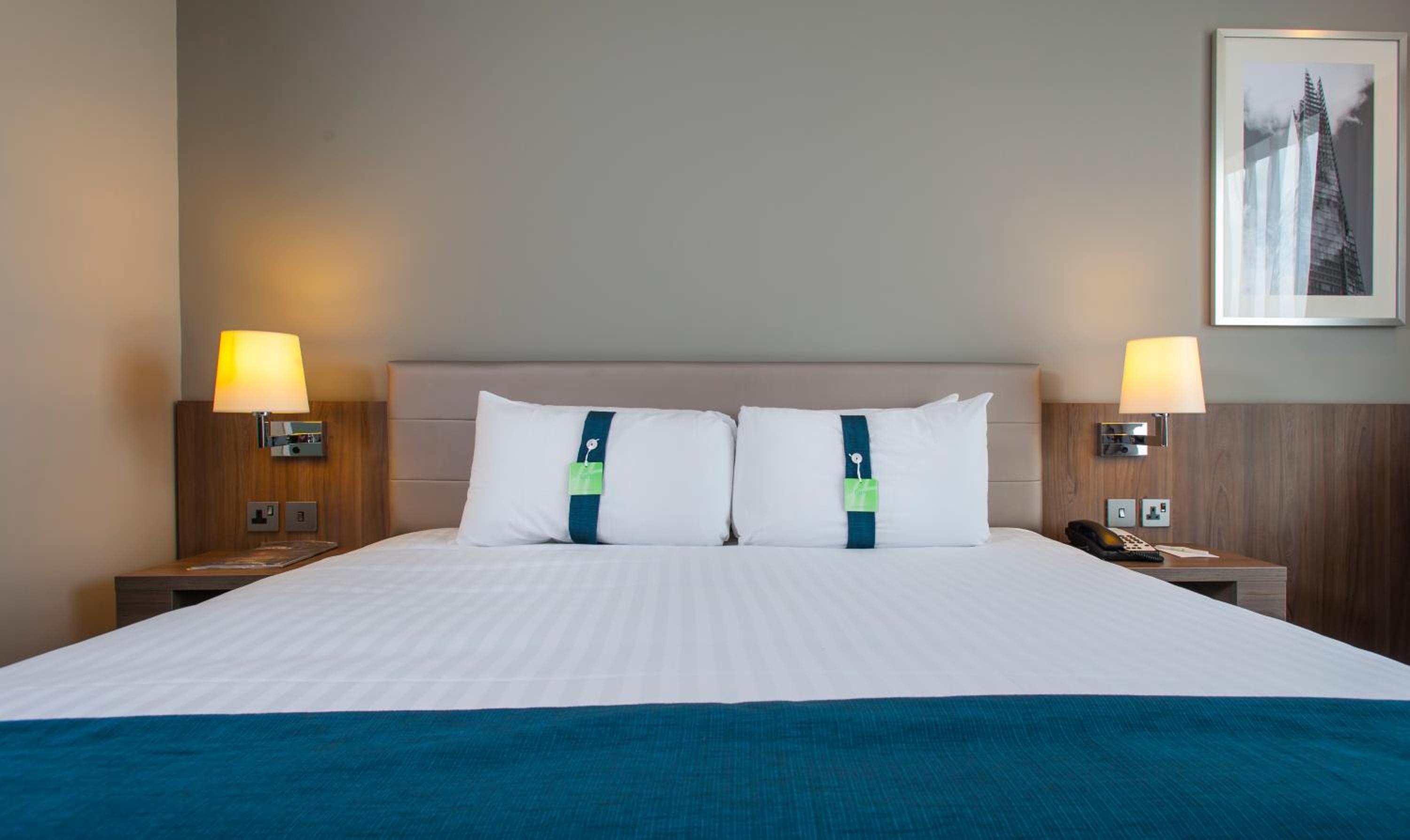 Premium King Room photo 3