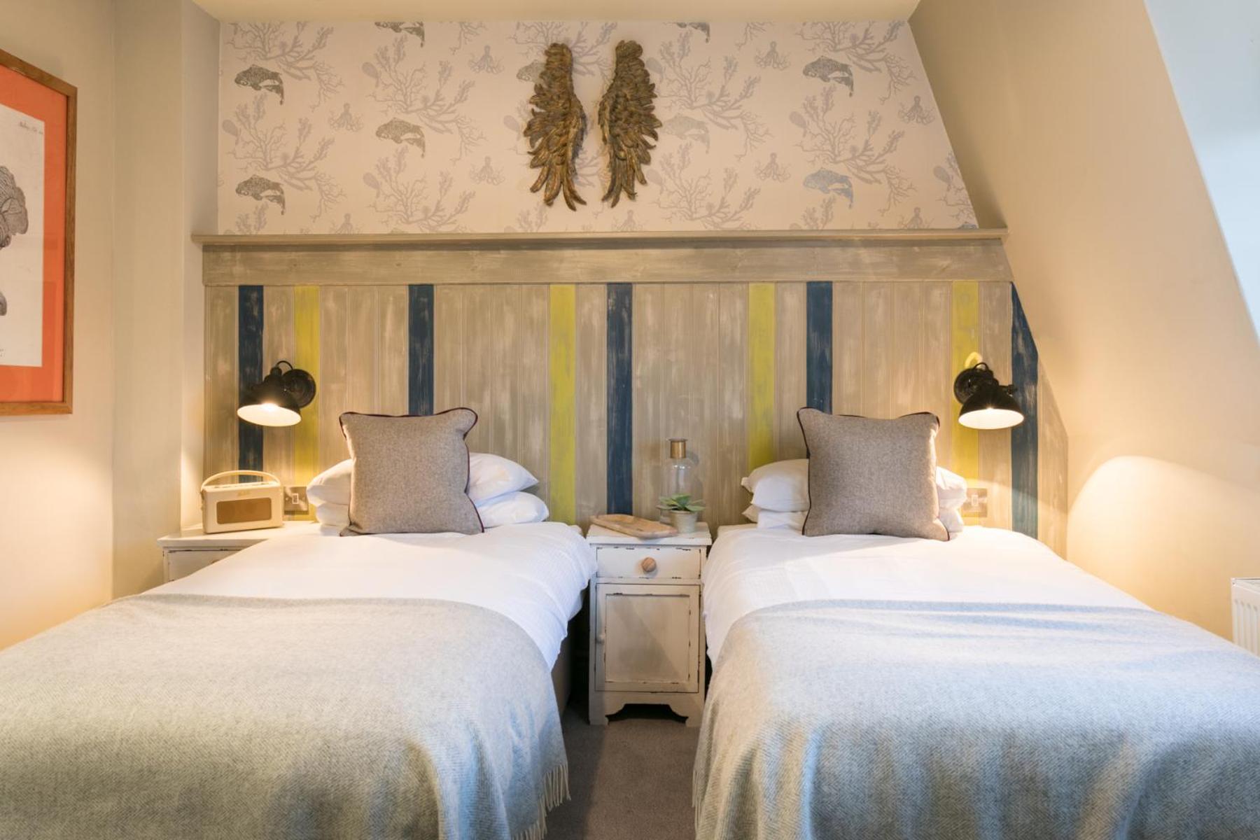 Deluxe Twin Room - Photo 4