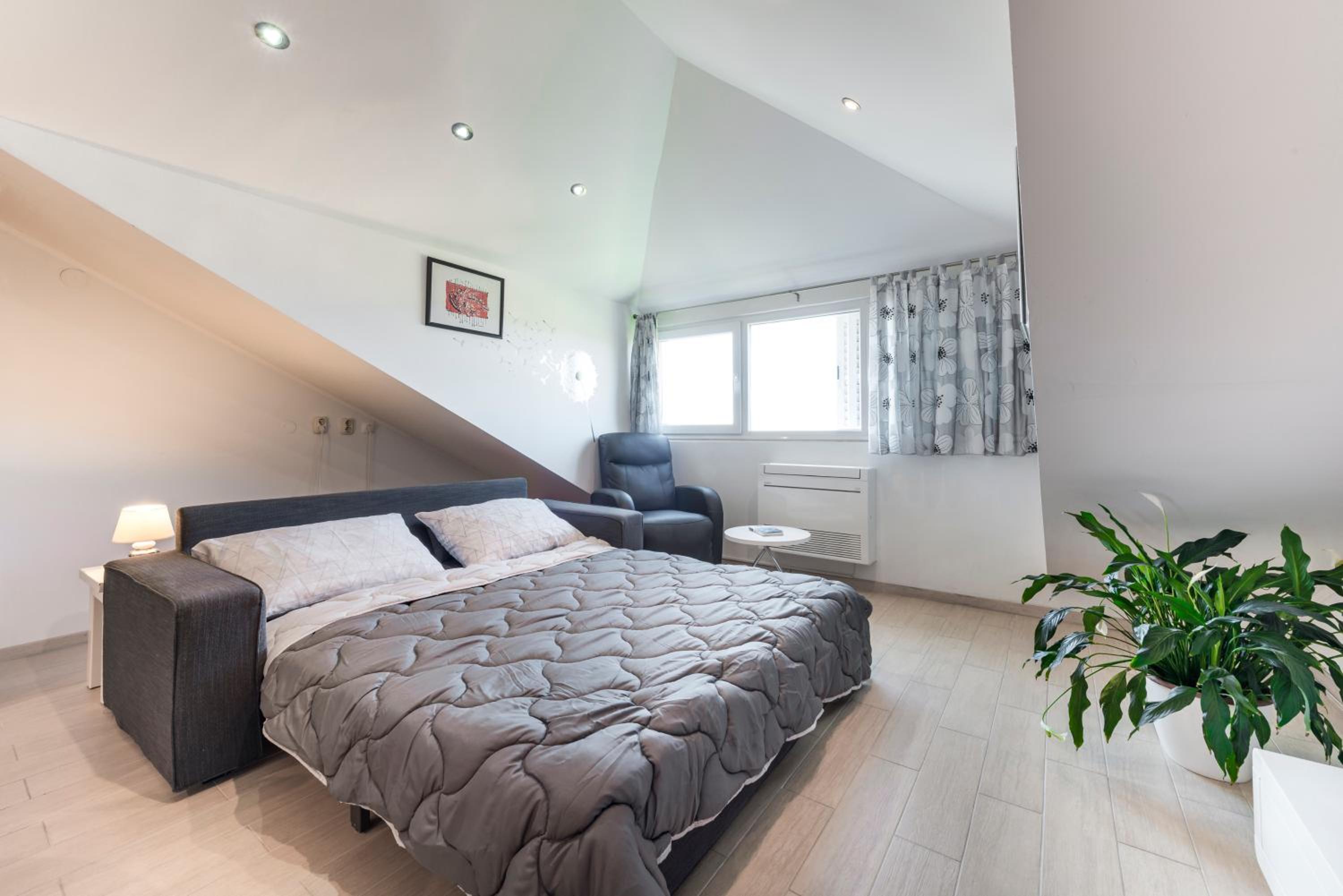 Studio Apartment with Sea View